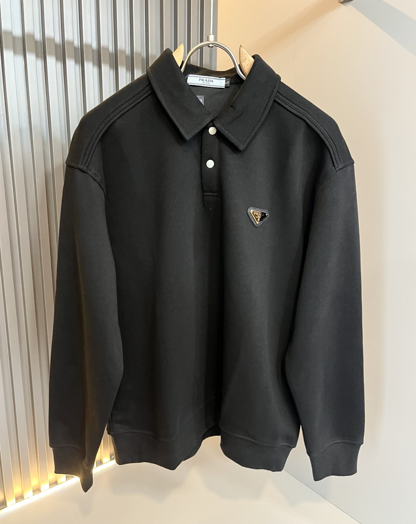 PRAD*A普*达2025秋冬新款男女同款👫长袖卫衣，最新款全网独家首上！！~既经典有时尚百搭，谁不爱啊