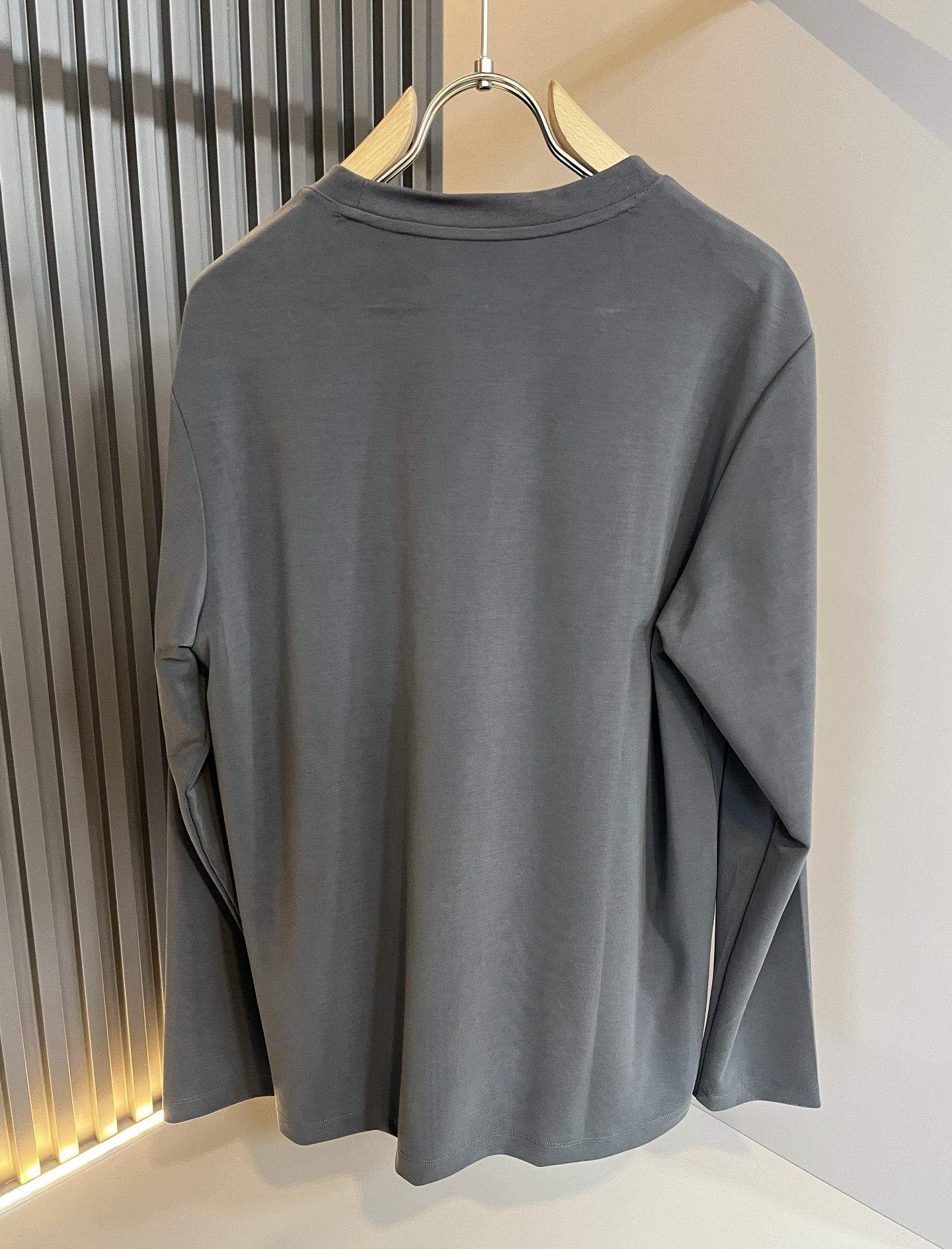 Her*mes爱*仕2025秋冬新款男士长袖打底T恤，全新升级百搭基础款，低调奢华，品格之选！甄选优质精