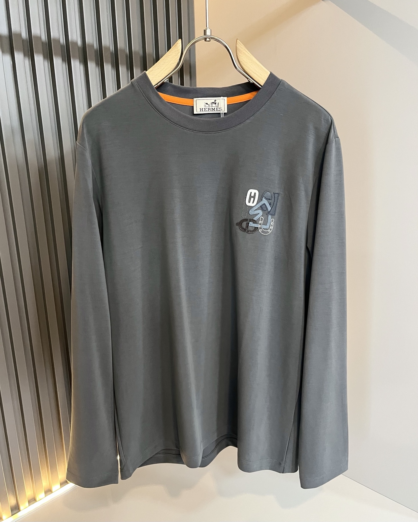 Her*mes爱*仕2025秋冬新款男士长袖打底T恤，全新升级百搭基础款，低调奢华，品格之选！甄选优质精