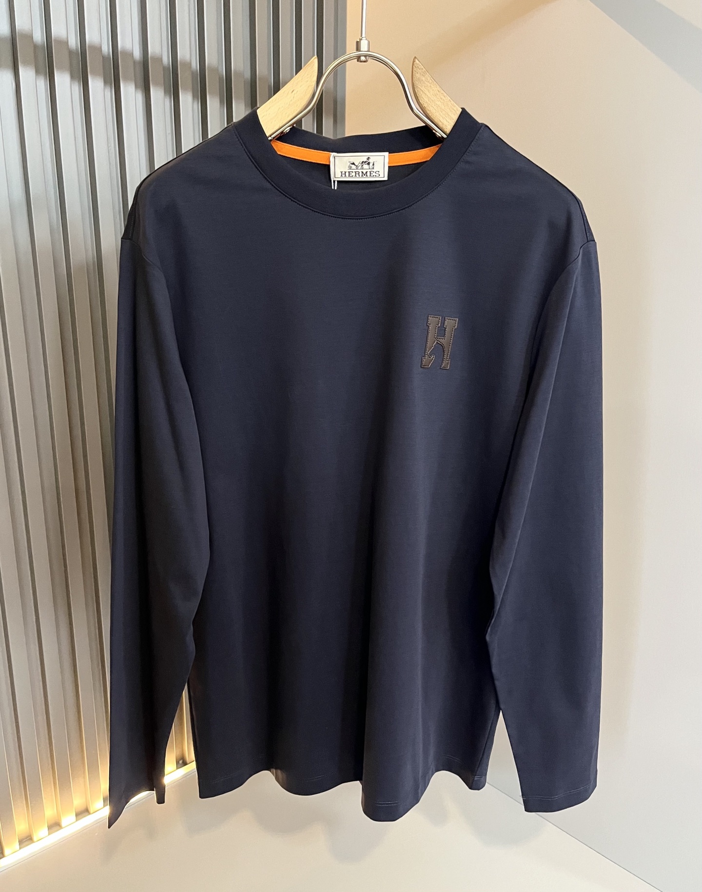 Her*mes爱*仕2025秋冬新款男士长袖打底T恤，全新升级百搭基础款，低调奢华，品格之选！甄选优质精