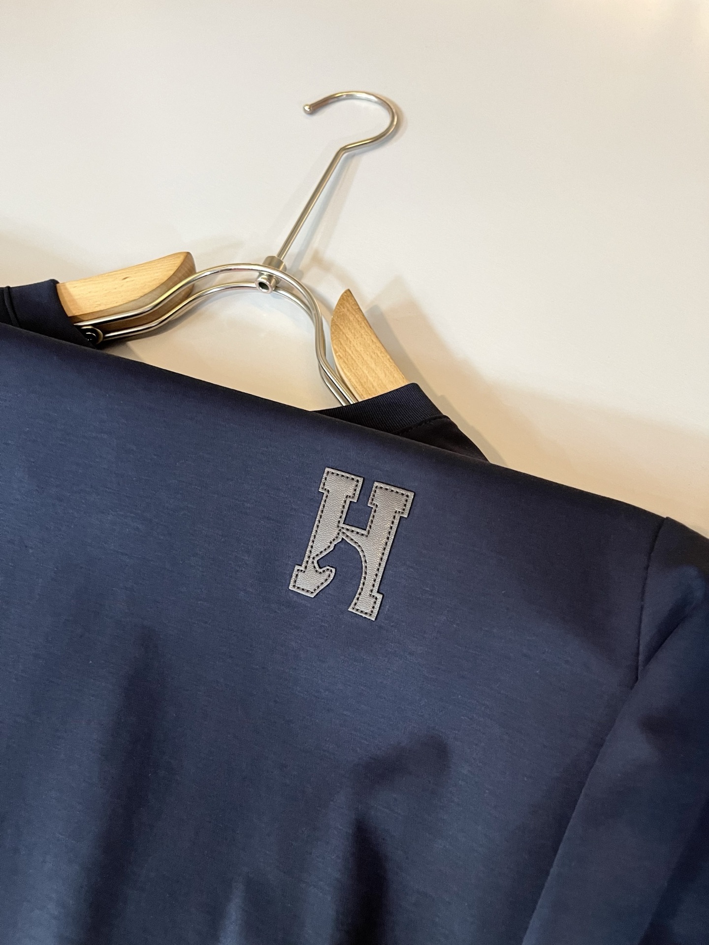 Her*mes爱*仕2025秋冬新款男士长袖打底T恤，全新升级百搭基础款，低调奢华，品格之选！甄选优质精