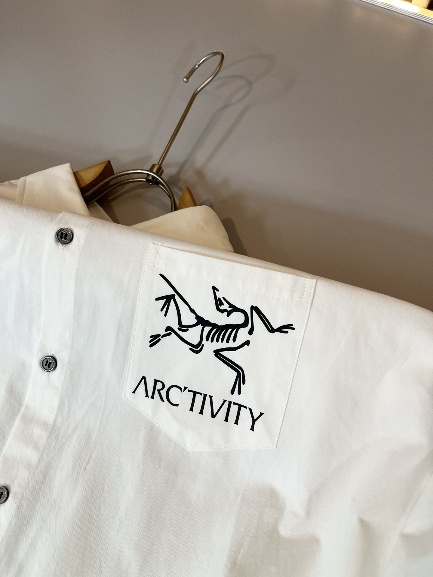 ARCTER*X始*祖鸟 2025秋季新款衬衣，户外品牌可能大家第一想到的就是加拿大鹅、始祖鸟。给人一种