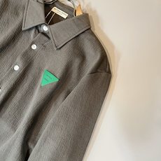 BottegaVene*a宝*嘉 2025秋冬新款男士衬衣,,这是今年目前为止最牛批的一款纯色高品质面料 BottegaVene*a宝*嘉 2025秋冬新款男士衬衣,,这是今年目前为止最牛批的一款纯色高品质面料