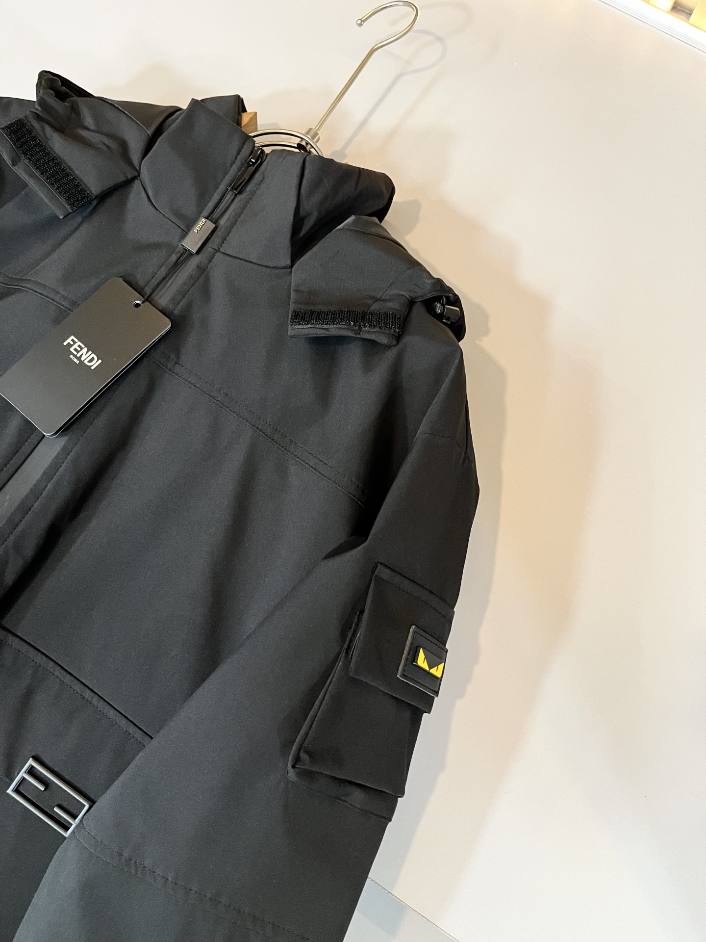 FEN*I 芬*迪 2025秋冬新款夹克外套，意大利原厂订单，FD家族人气单品，代表性十足，规格感十足的