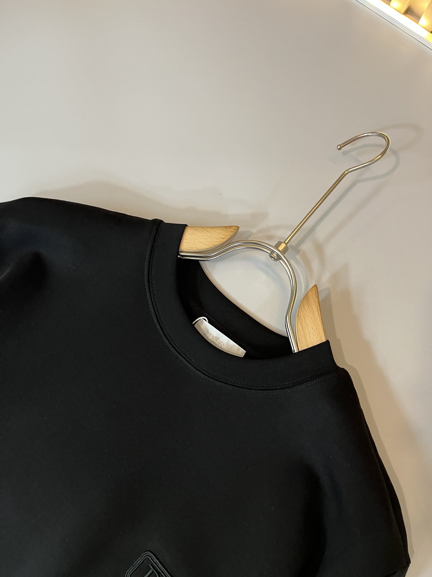 Dio*迪家 2025秋冬新款男女同款👫短袖打底衫，专柜同步发售！定制专属纯棉面料，定制原版工艺螺纹，胸