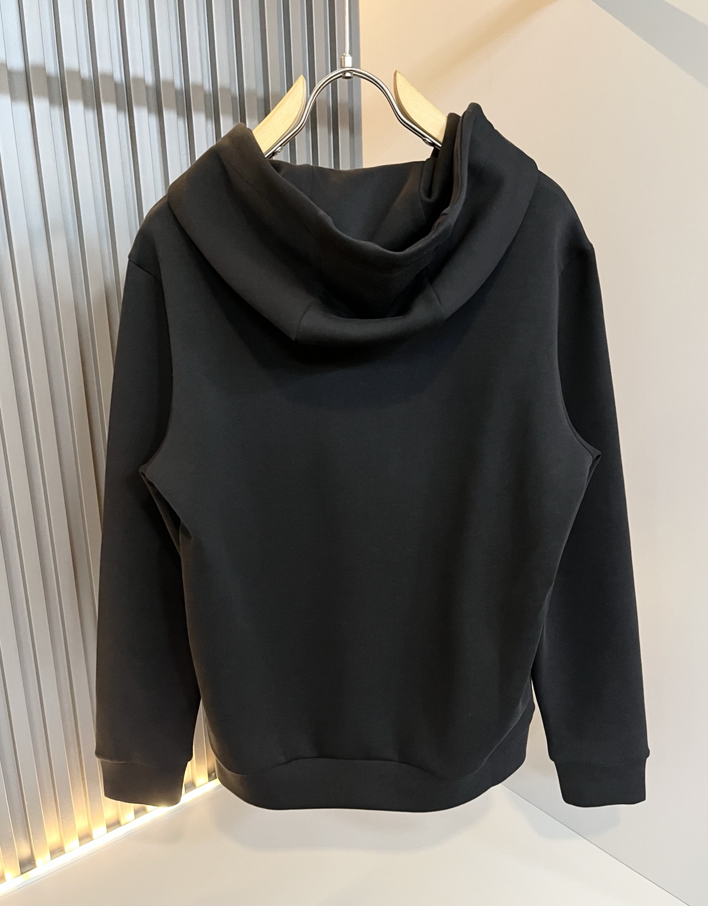 Giv*chy/纪*希2025秋冬新款男女同款👫连帽卫衣，主创时尚注入了全新时尚能量。通过探索各种题材和