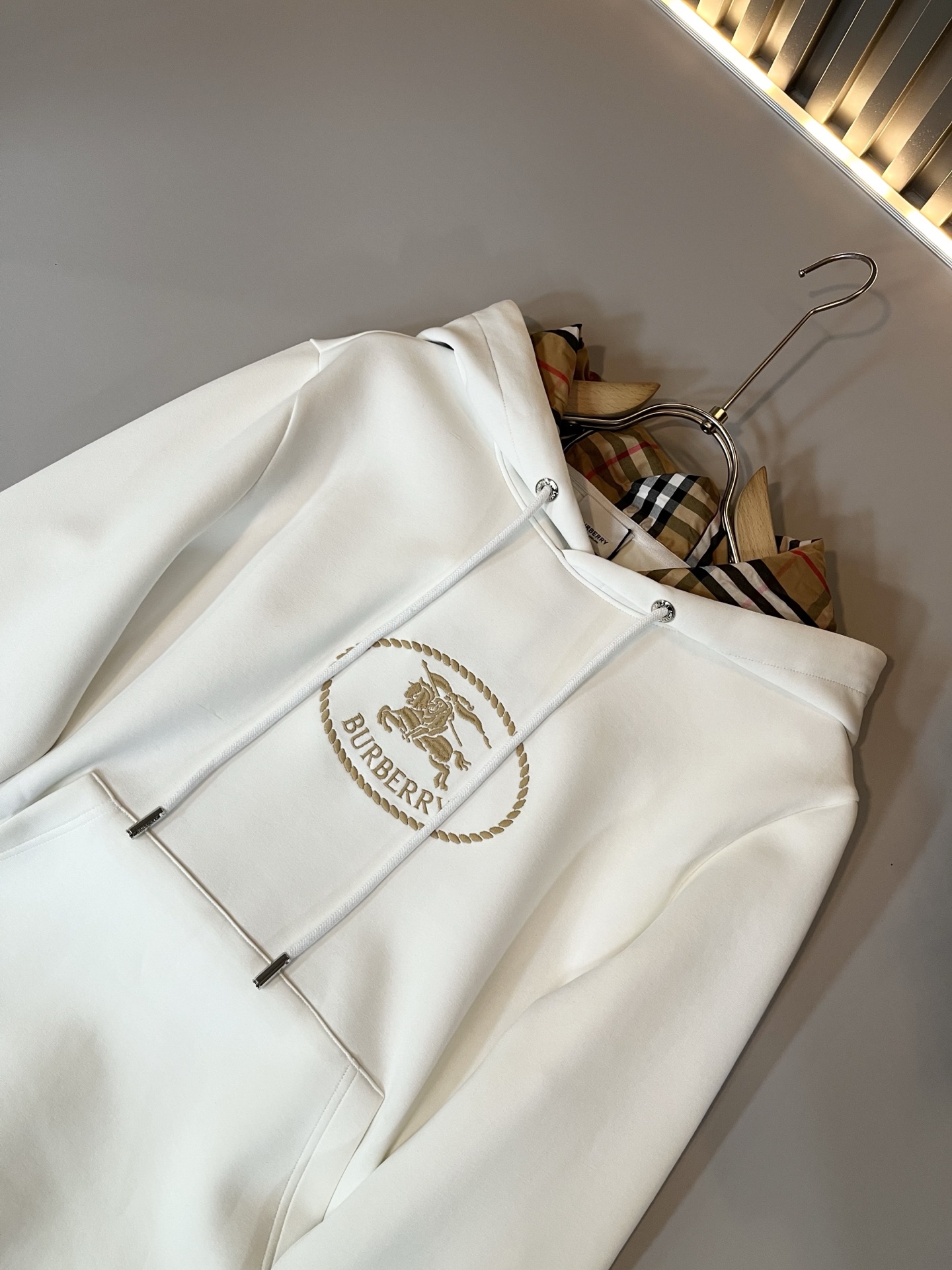 BURBER*Y巴*莉 2025秋冬新款男女同款👫基础休闲百搭棉质连帽卫衣，男女同款卫衣！贸易公司渠道稀