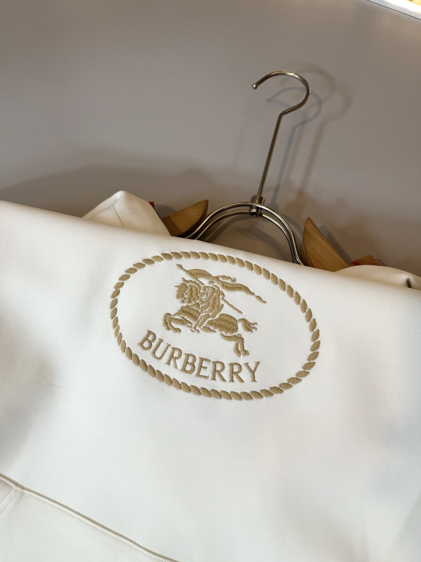 BURBER*Y巴*莉 2025秋冬新款男女同款👫基础休闲百搭棉质连帽卫衣，男女同款卫衣！贸易公司渠道稀