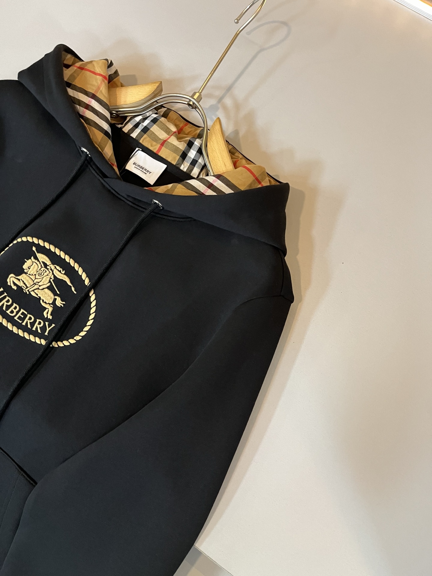 BURBER*Y巴*莉 2025秋冬新款男女同款👫基础休闲百搭棉质连帽卫衣，男女同款卫衣！贸易公司渠道稀