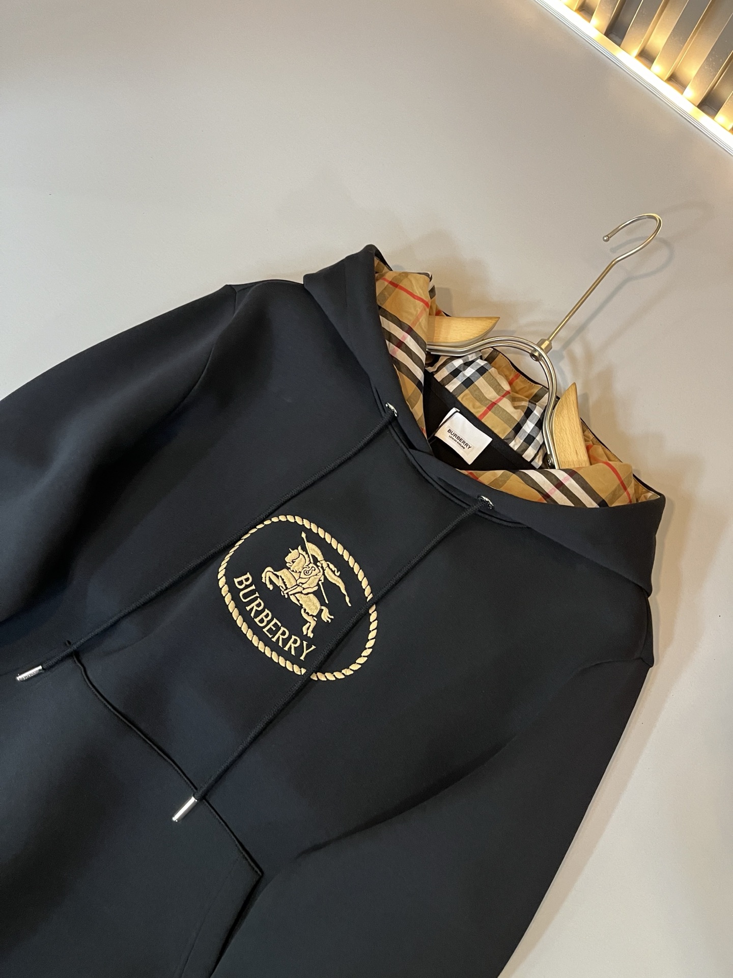 BURBER*Y巴*莉 2025秋冬新款男女同款👫基础休闲百搭棉质连帽卫衣，男女同款卫衣！贸易公司渠道稀