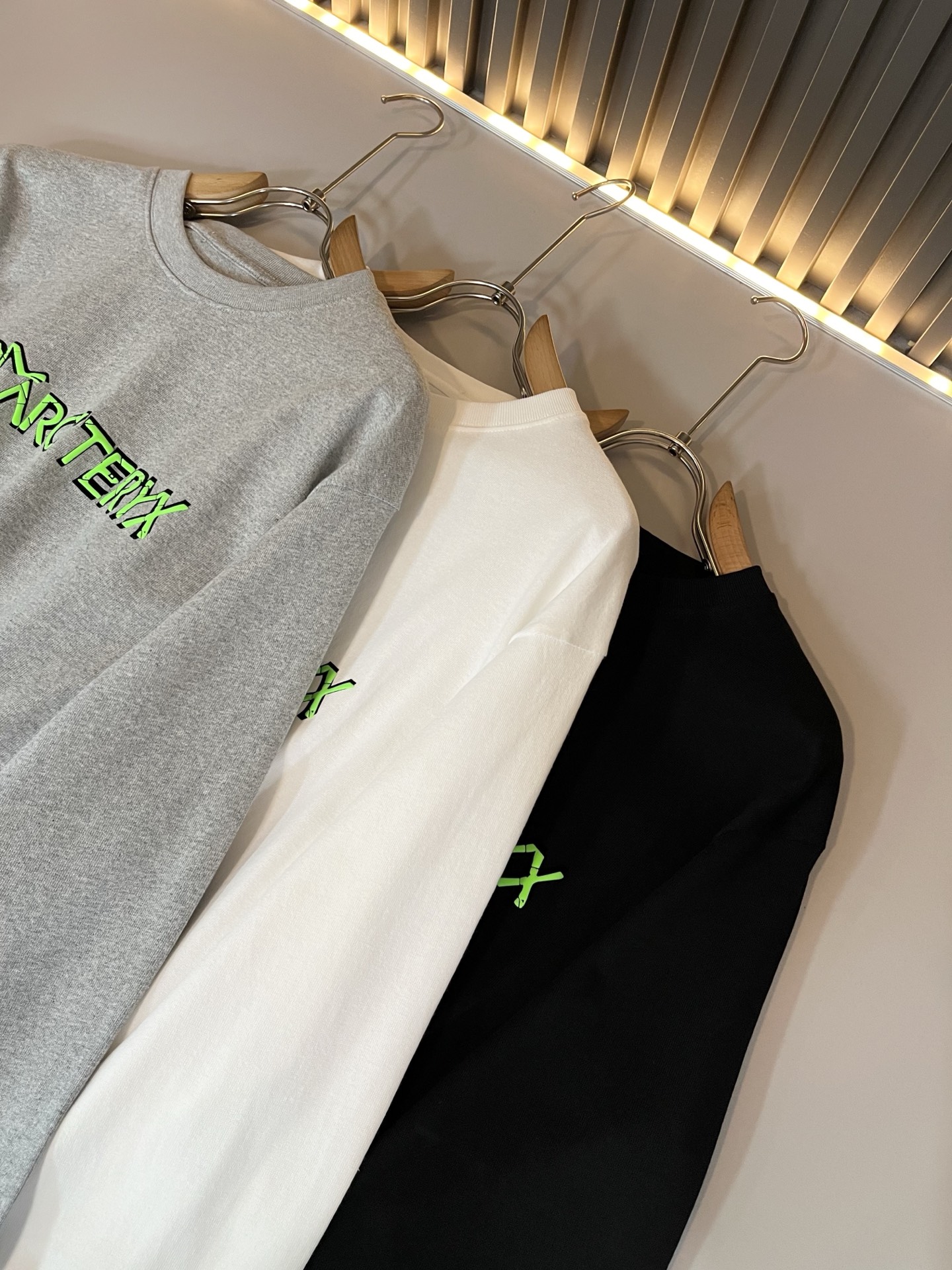 ARCTER*X始*祖鸟 2025春夏新款男士打底衫，户外品牌可能大家第一想到的就是加拿大鹅、始祖鸟。给