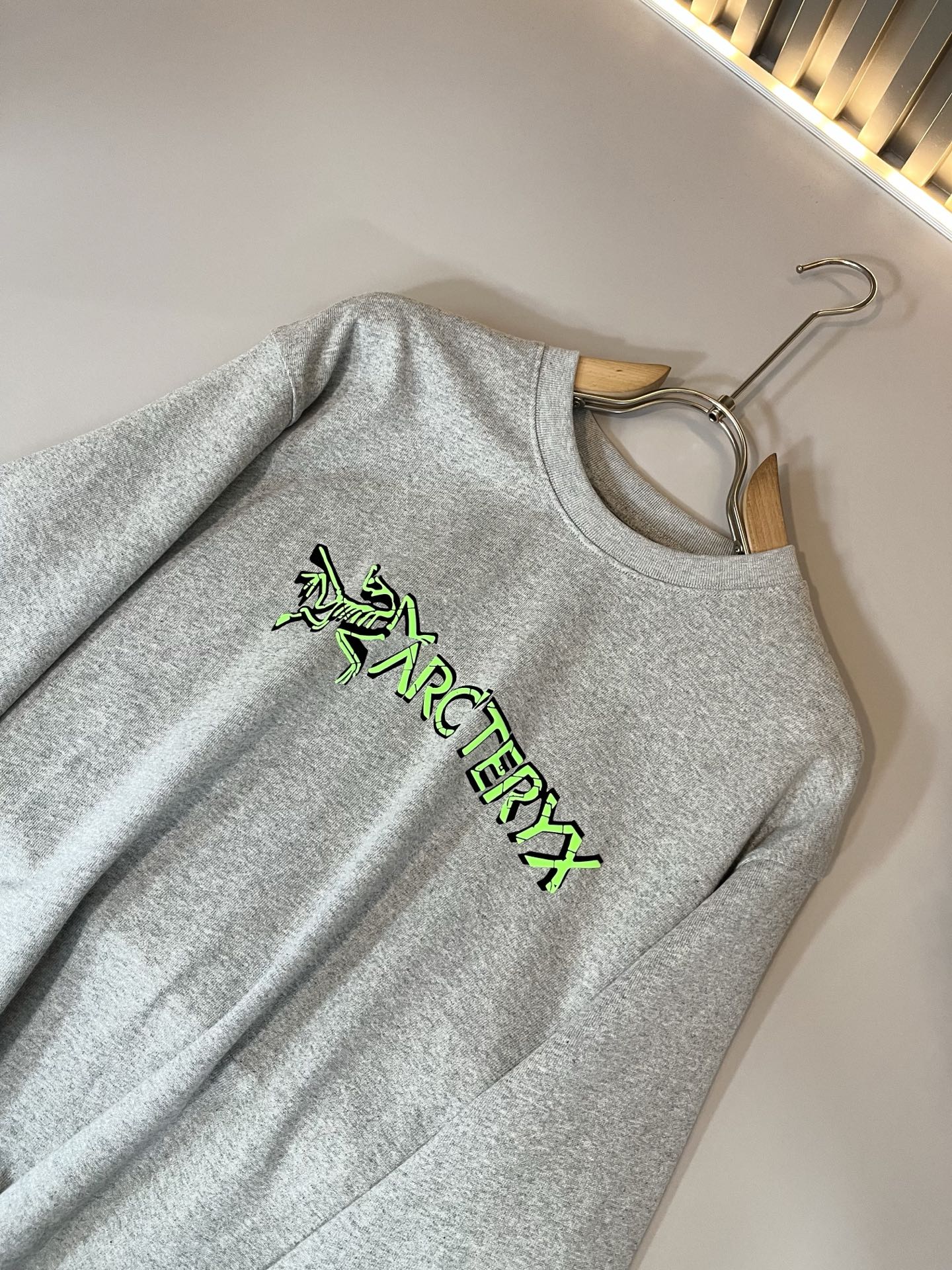 ARCTER*X始*祖鸟 2025春夏新款男士打底衫，户外品牌可能大家第一想到的就是加拿大鹅、始祖鸟。给