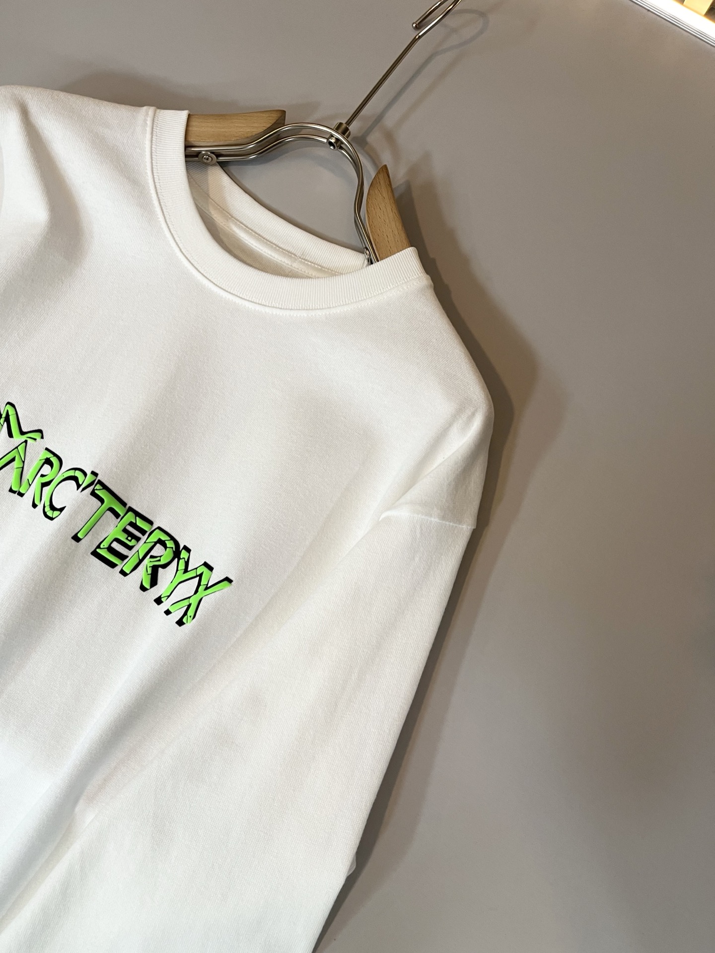 ARCTER*X始*祖鸟 2025春夏新款男士打底衫，户外品牌可能大家第一想到的就是加拿大鹅、始祖鸟。给