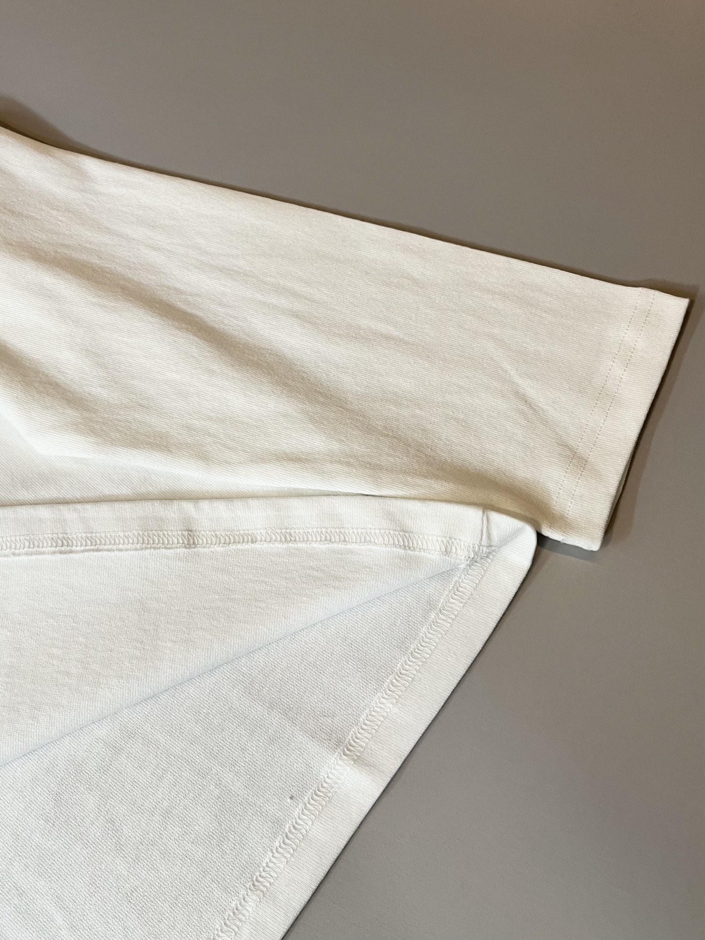 ARCTER*X始*祖鸟 2025春夏新款男士打底衫，户外品牌可能大家第一想到的就是加拿大鹅、始祖鸟。给