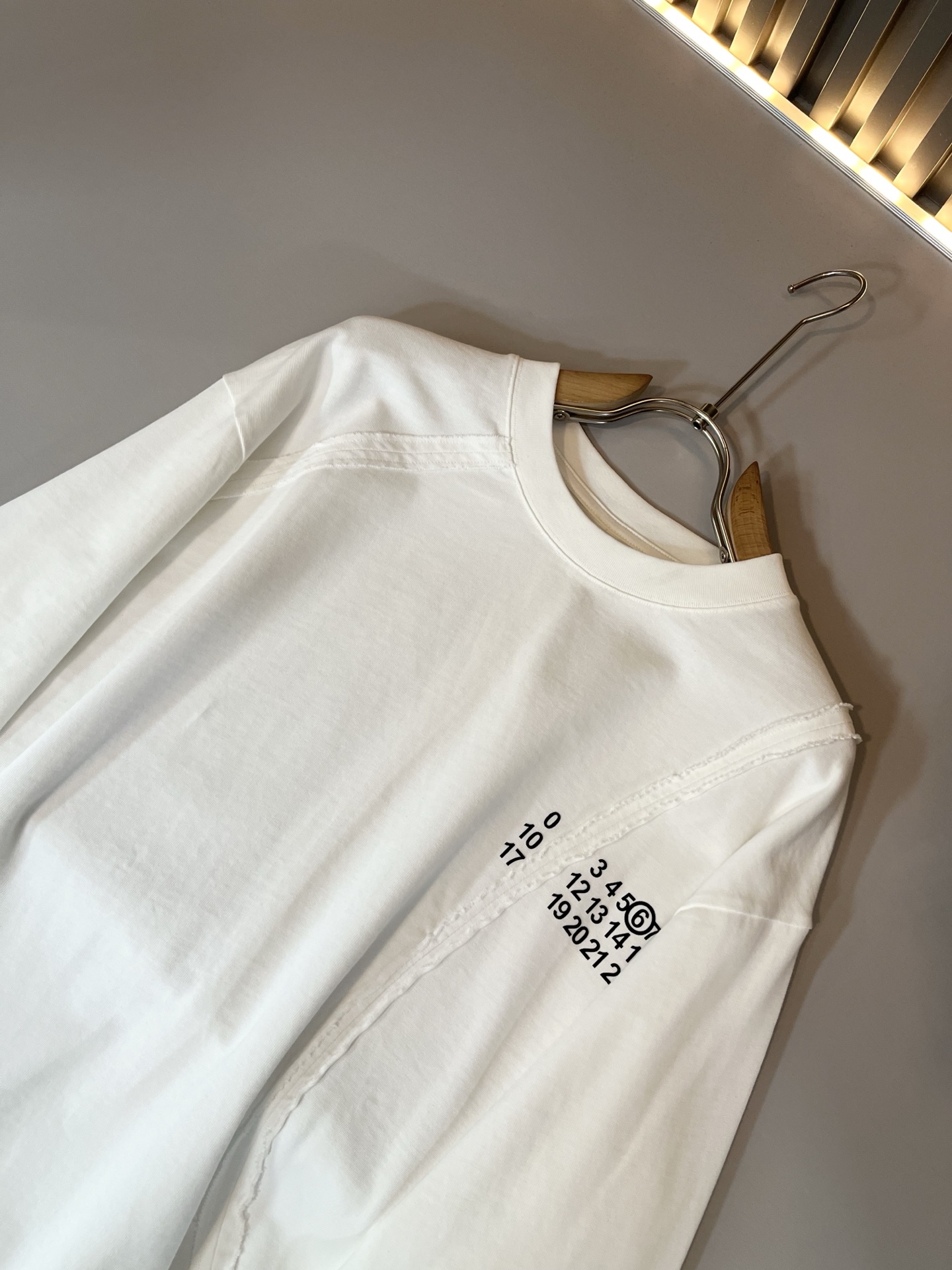 马吉拉 maison margiel 2025秋冬新款男女同款👫休闲卫衣，专柜同步发售！定制专属面料，胸