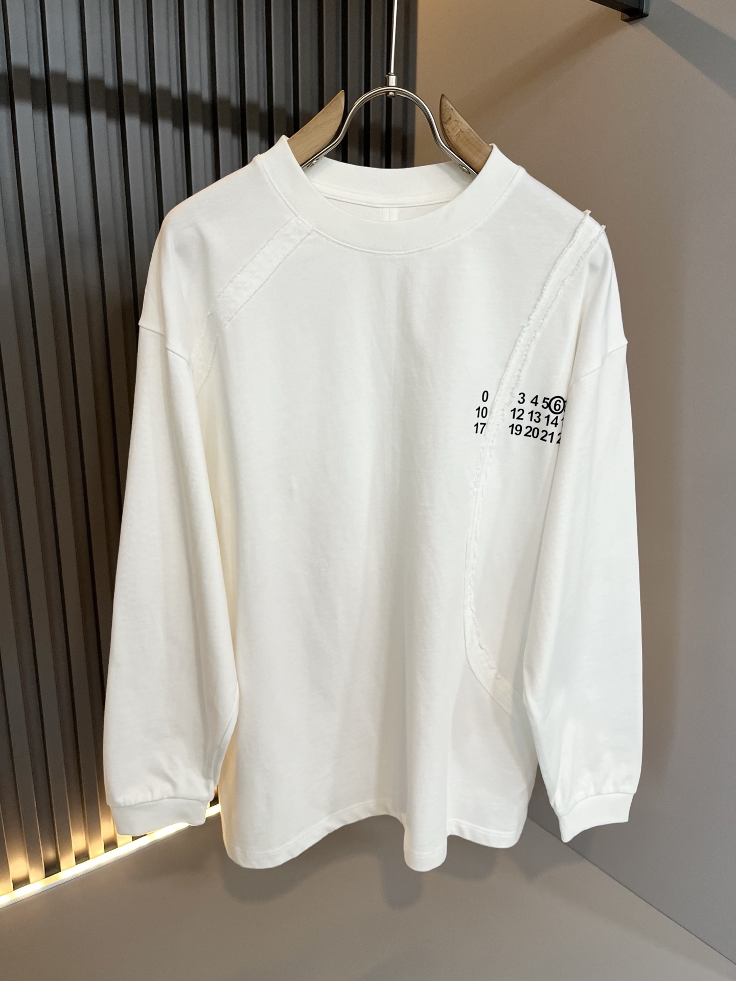 马吉拉 maison margiel 2025秋冬新款男女同款👫休闲卫衣，专柜同步发售！定制专属面料，胸