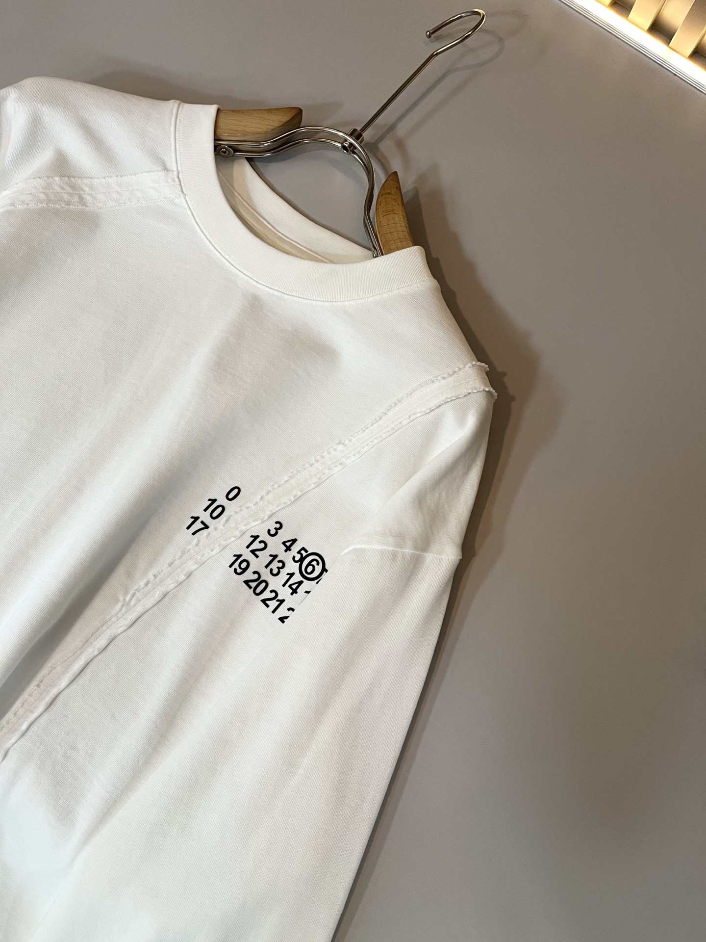 马吉拉 maison margiel 2025秋冬新款男女同款👫休闲卫衣，专柜同步发售！定制专属面料，胸