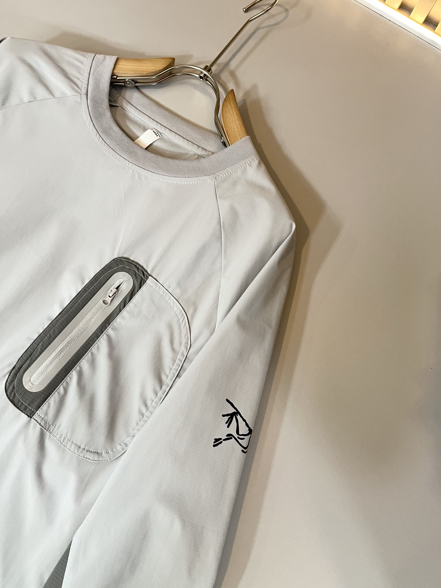 ARCTER*X始*祖鸟 2025秋冬新款男女同款👫休闲卫衣，户外品牌可能大家第一想到的就是加拿大鹅、始