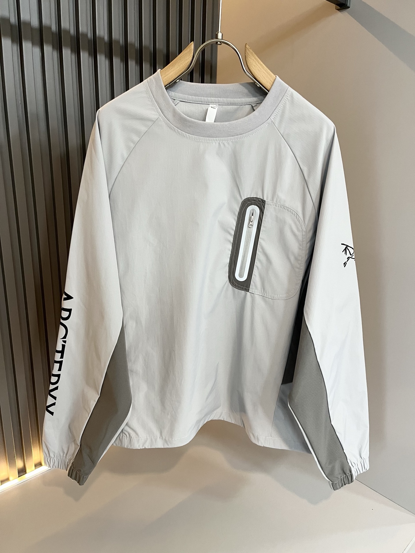 ARCTER*X始*祖鸟 2025秋冬新款男女同款👫休闲卫衣，户外品牌可能大家第一想到的就是加拿大鹅、始