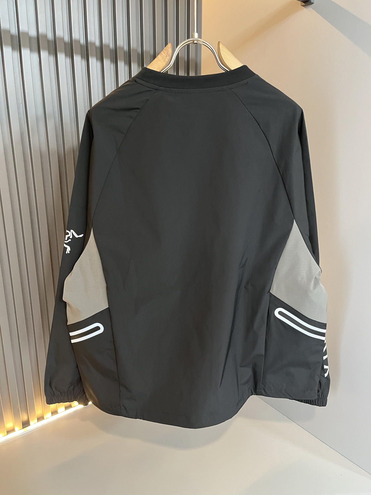 ARCTER*X始*祖鸟 2025秋冬新款男女同款👫休闲卫衣，户外品牌可能大家第一想到的就是加拿大鹅、始