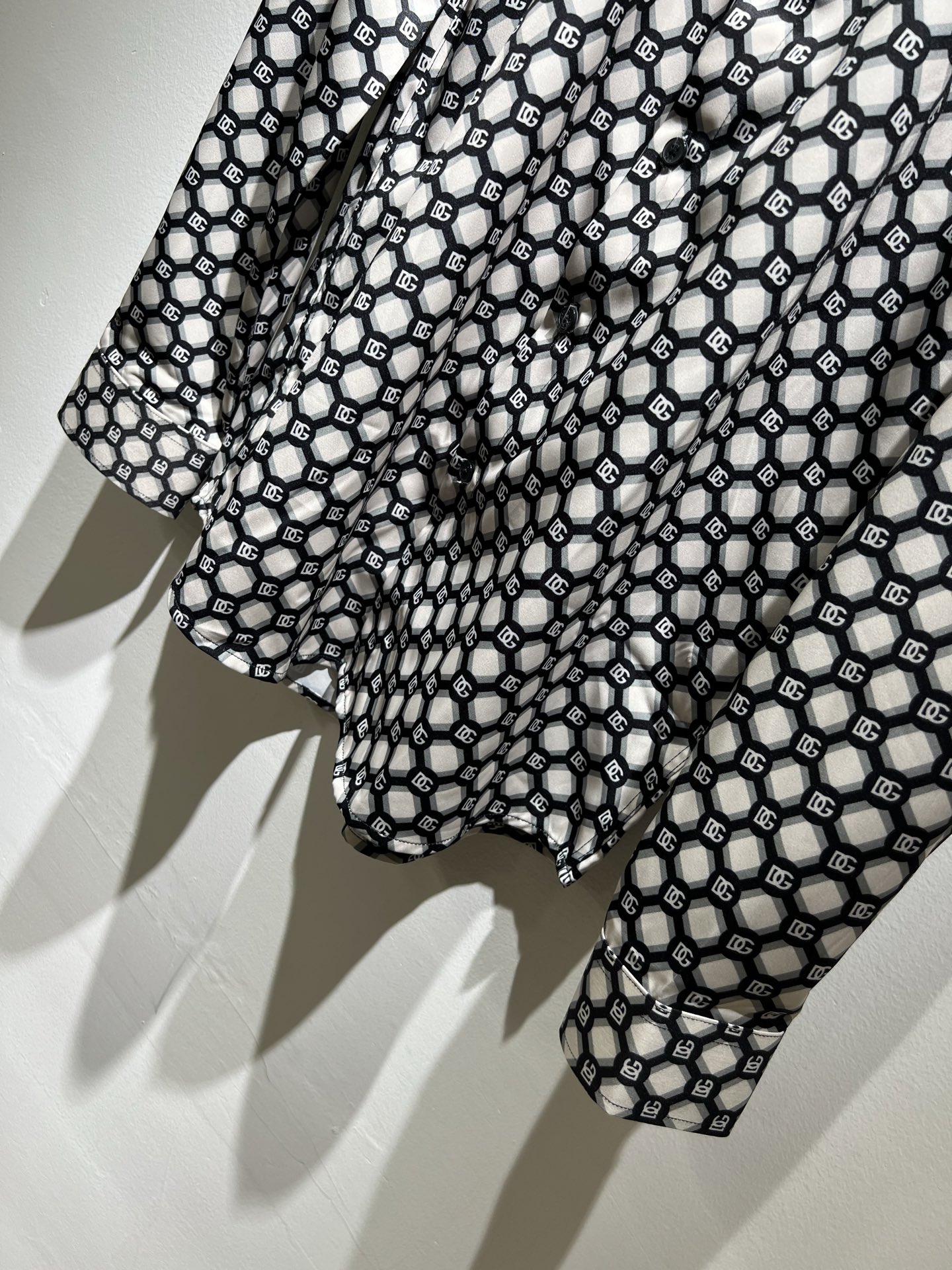 Dolce&Gabba*a 杜嘉*纳2025秋冬新款男女同款👫衬衣，专柜同步发售！定制专属府绸棉面料，衣