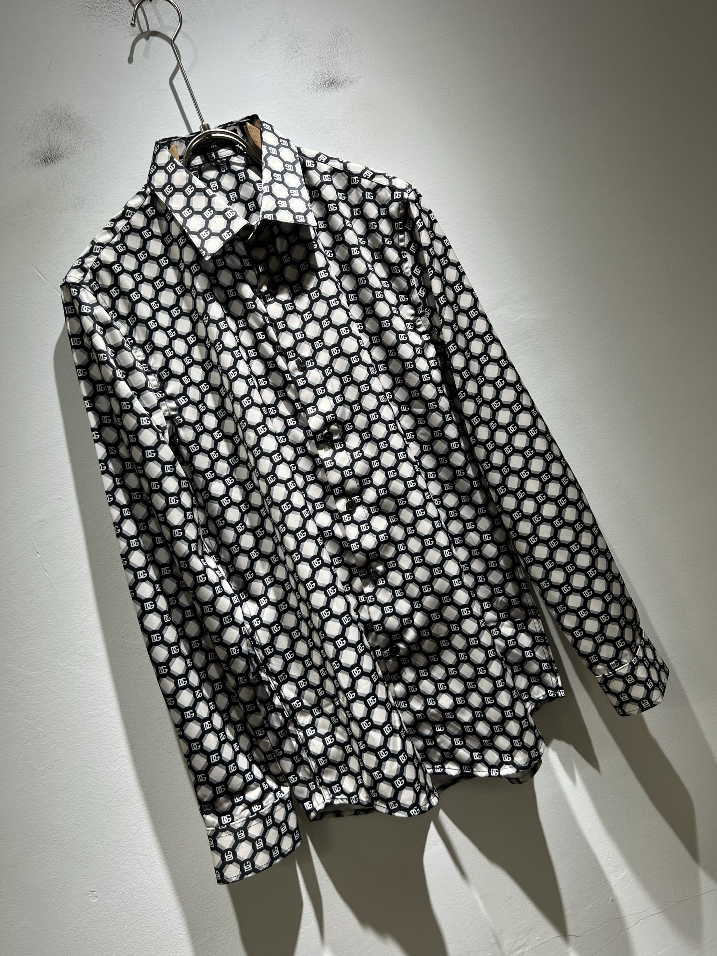 Dolce&Gabba*a 杜嘉*纳2025秋冬新款男女同款👫衬衣，专柜同步发售！定制专属府绸棉面料，衣