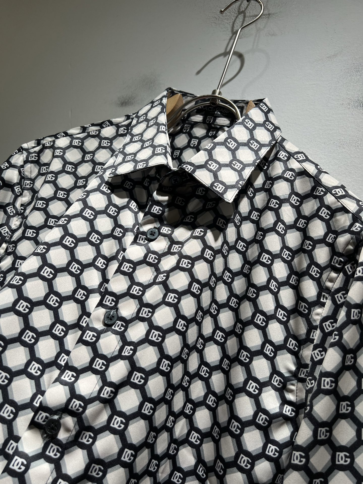 Dolce&Gabba*a 杜嘉*纳2025秋冬新款男女同款👫衬衣，专柜同步发售！定制专属府绸棉面料，衣