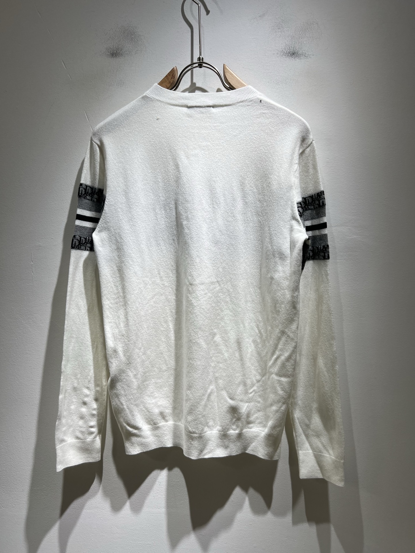 Dior*迪家 2025秋冬新款男女同款👫针织羊毛衫，专柜同步发售！定制专属羊毛🐑面料，从容百搭，档次极