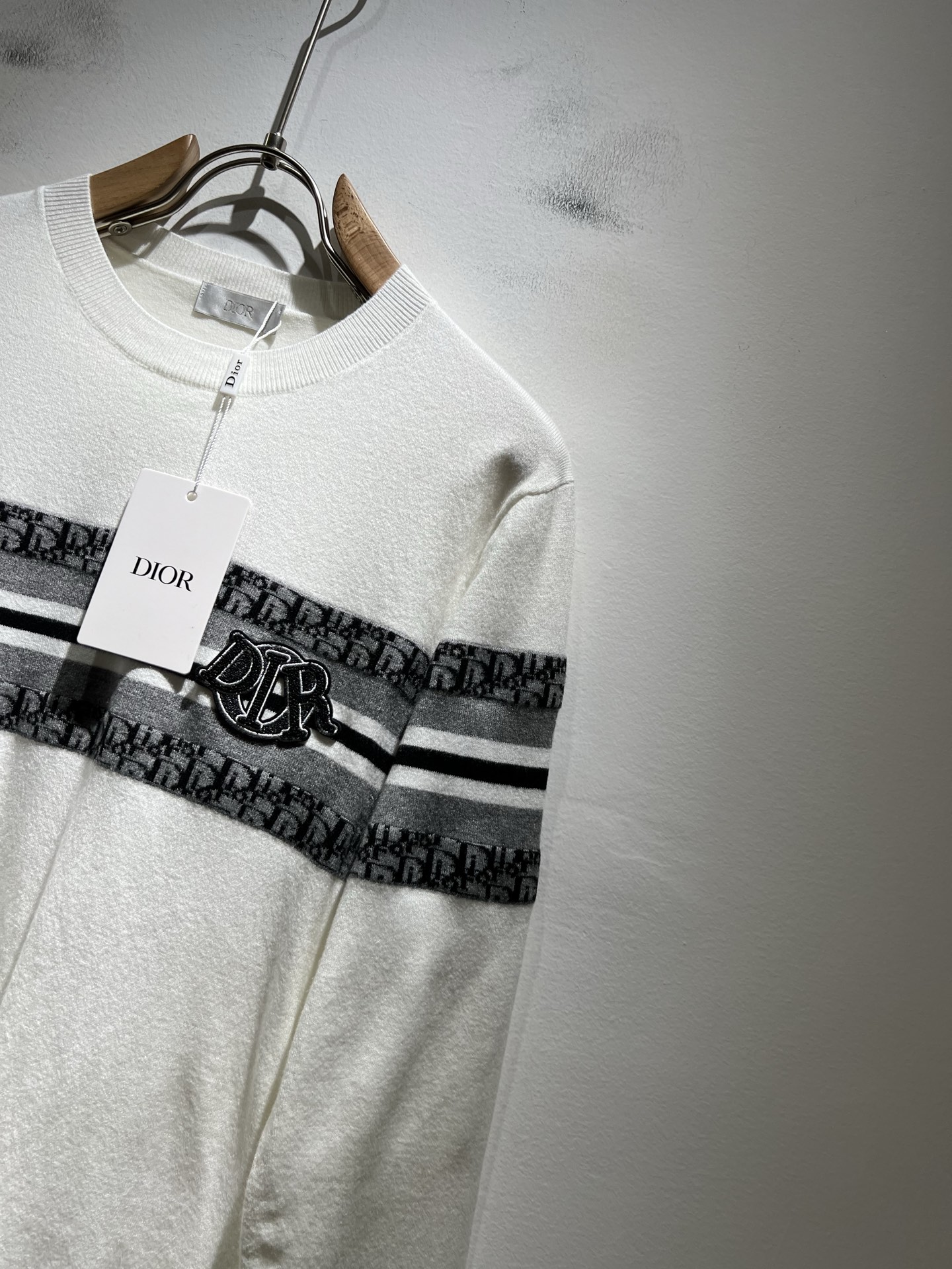 Dior*迪家 2025秋冬新款男女同款👫针织羊毛衫，专柜同步发售！定制专属羊毛🐑面料，从容百搭，档次极
