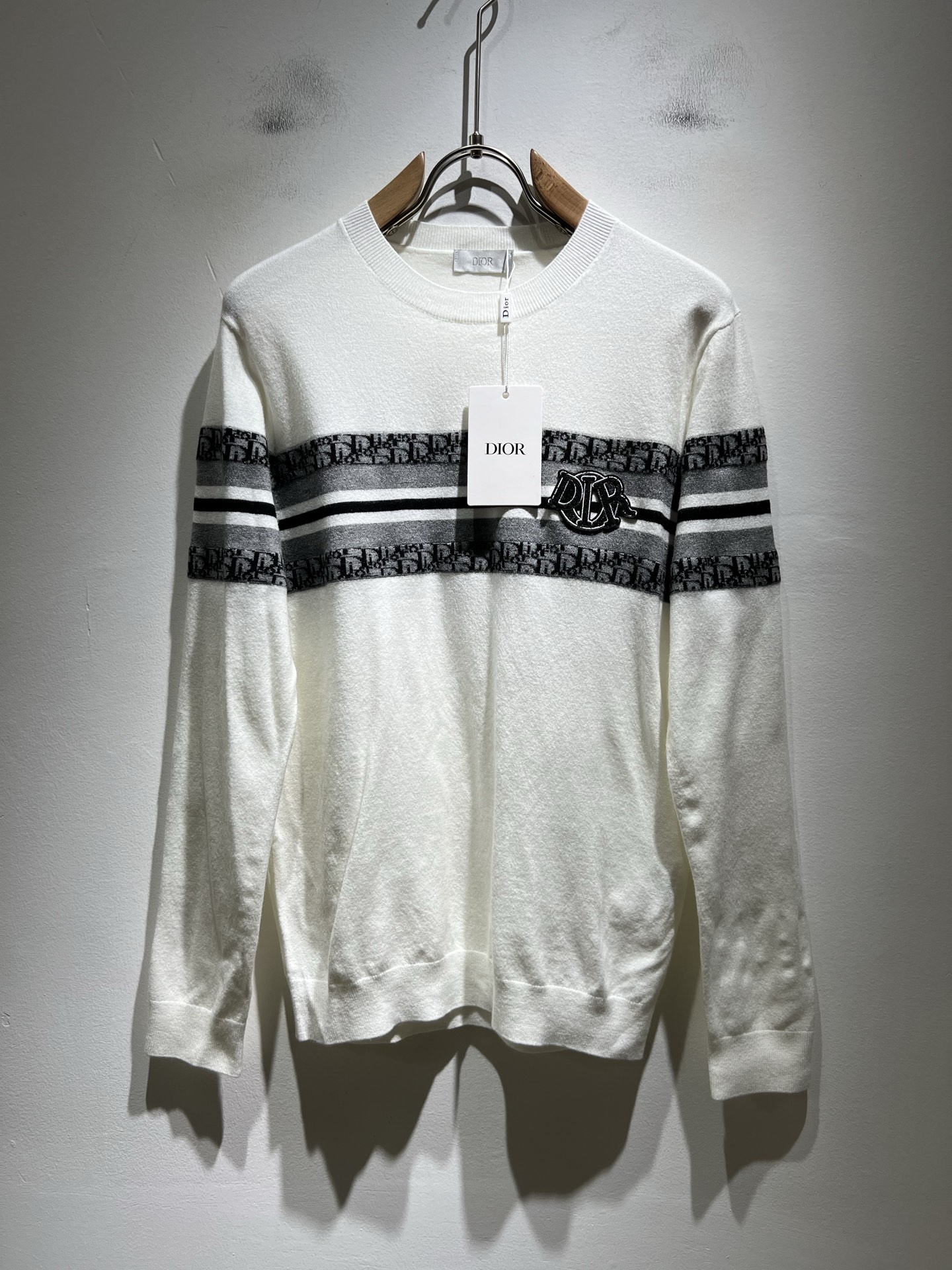 Dior*迪家 2025秋冬新款男女同款👫针织羊毛衫，专柜同步发售！定制专属羊毛🐑面料，从容百搭，档次极