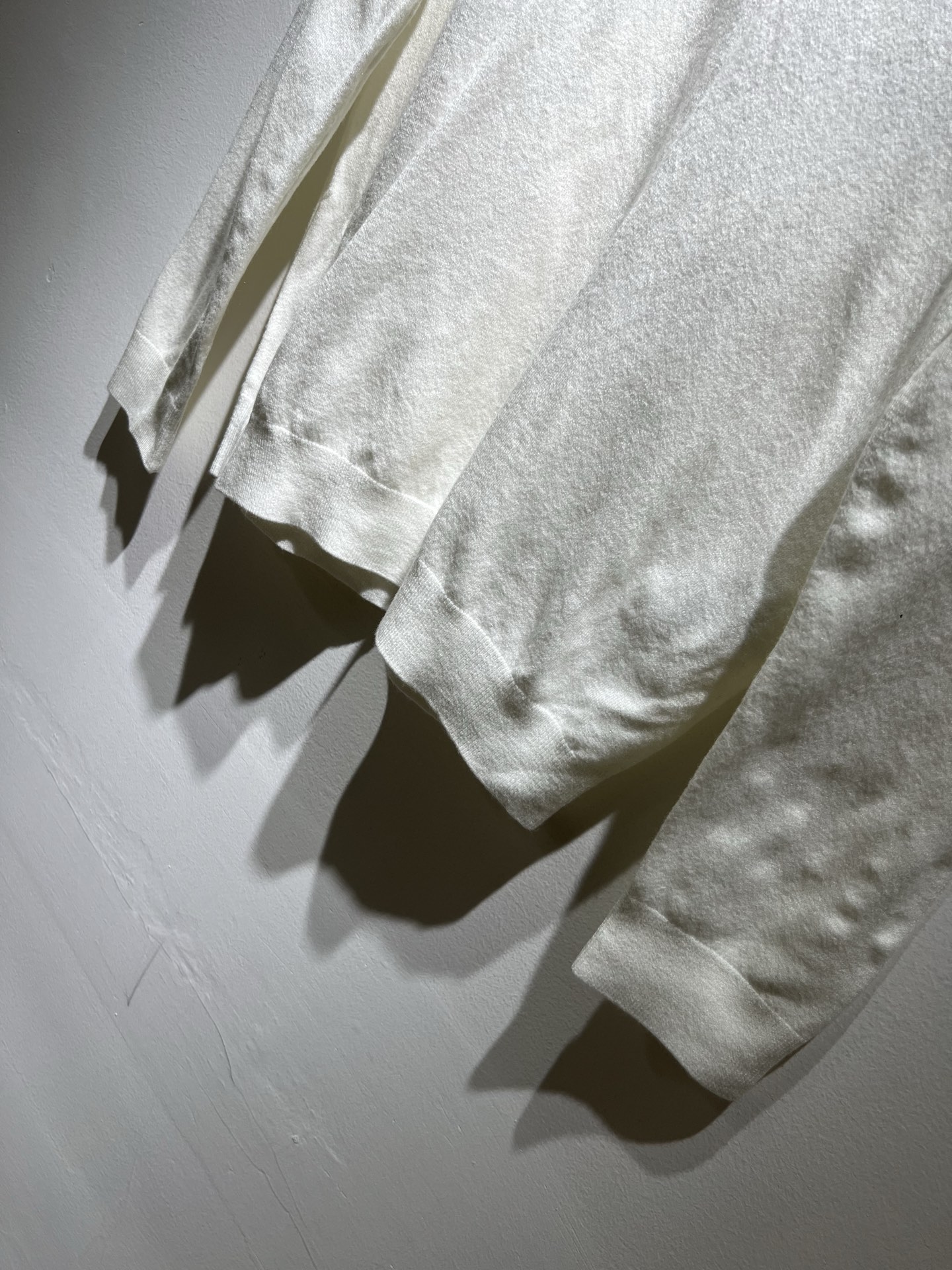 Dior*迪家 2025秋冬新款男女同款👫针织羊毛衫，专柜同步发售！定制专属羊毛🐑面料，从容百搭，档次极