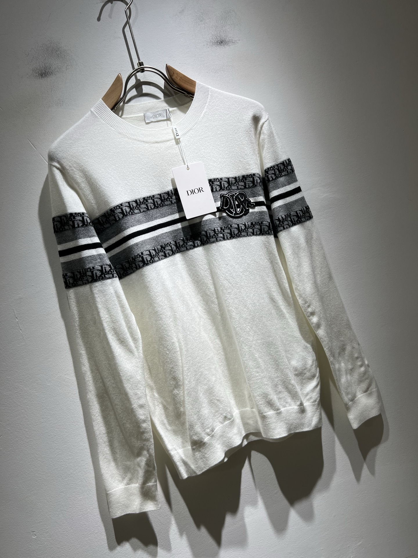 Dior*迪家 2025秋冬新款男女同款👫针织羊毛衫，专柜同步发售！定制专属羊毛🐑面料，从容百搭，档次极