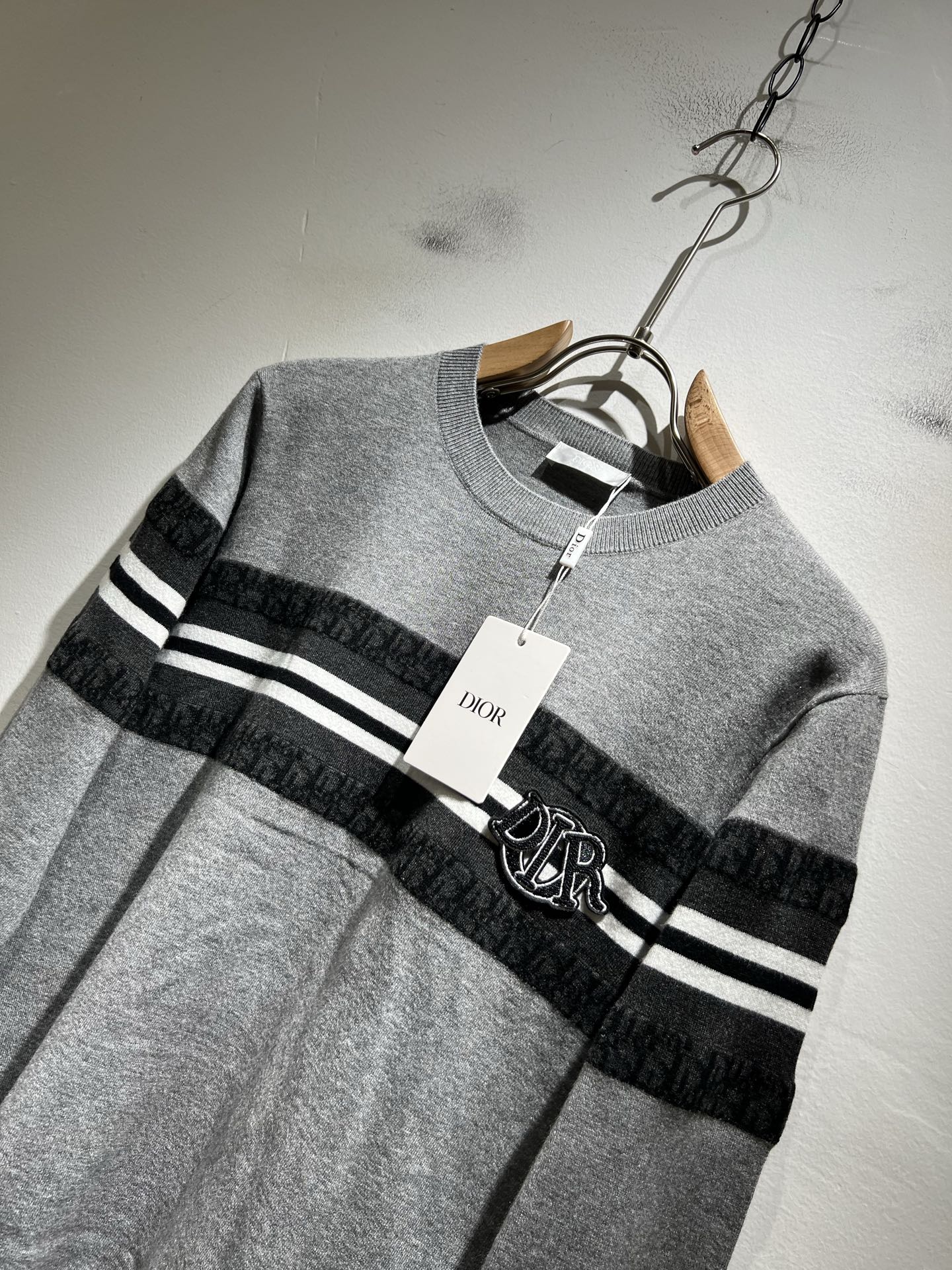 Dior*迪家 2025秋冬新款男女同款👫针织羊毛衫，专柜同步发售！定制专属羊毛🐑面料，从容百搭，档次极