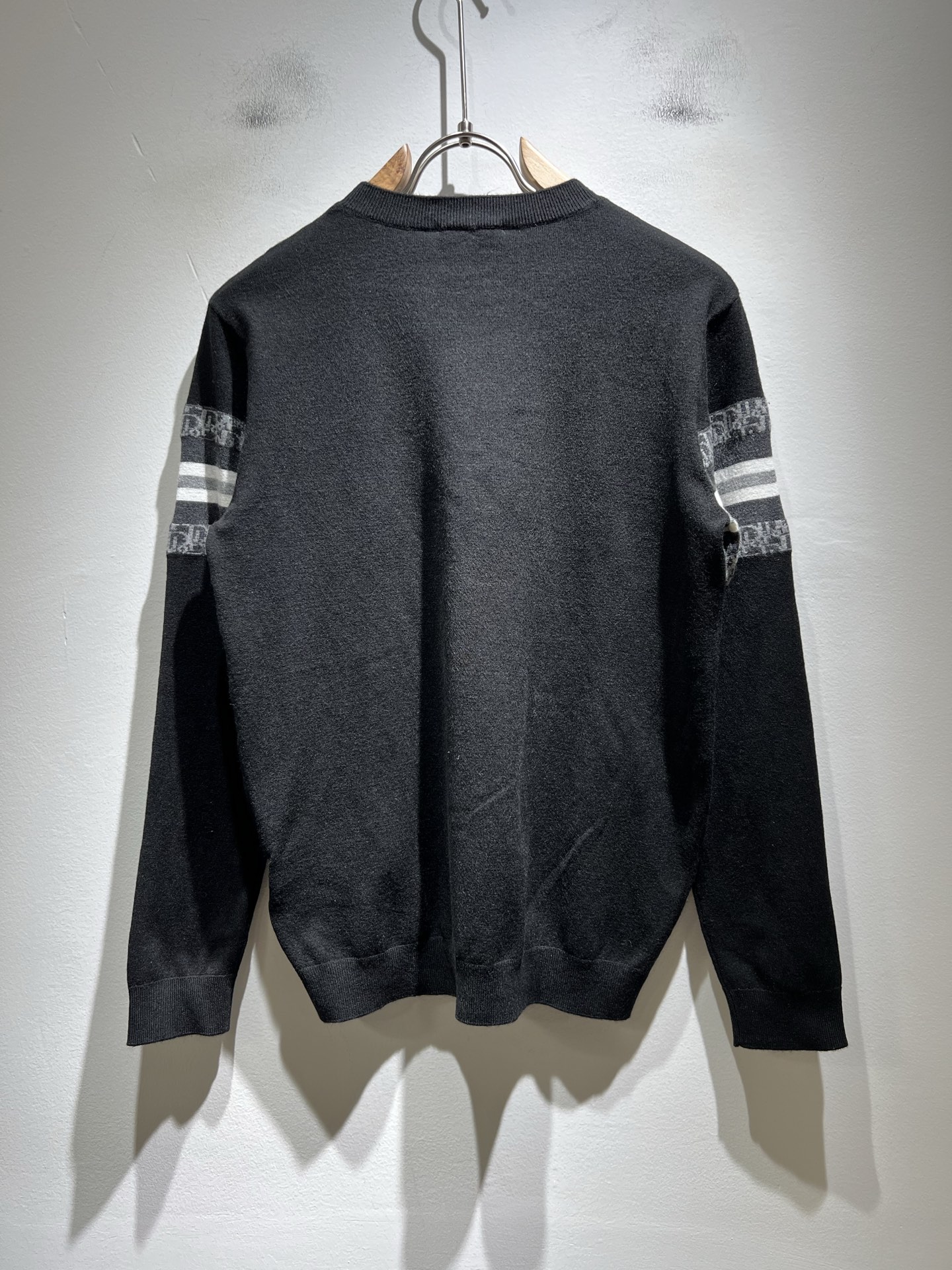 Dior*迪家 2025秋冬新款男女同款👫针织羊毛衫，专柜同步发售！定制专属羊毛🐑面料，从容百搭，档次极