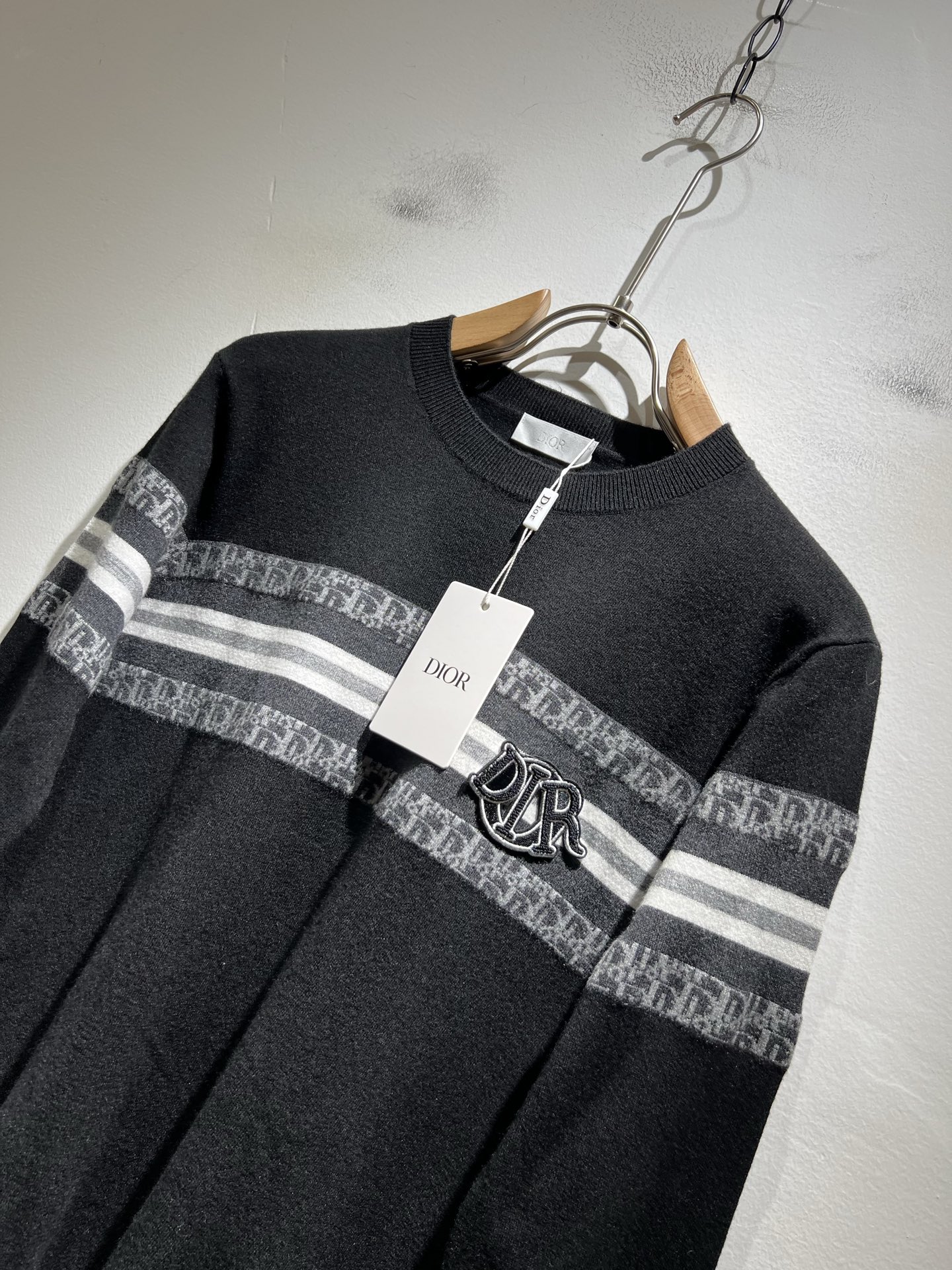 Dior*迪家 2025秋冬新款男女同款👫针织羊毛衫，专柜同步发售！定制专属羊毛🐑面料，从容百搭，档次极