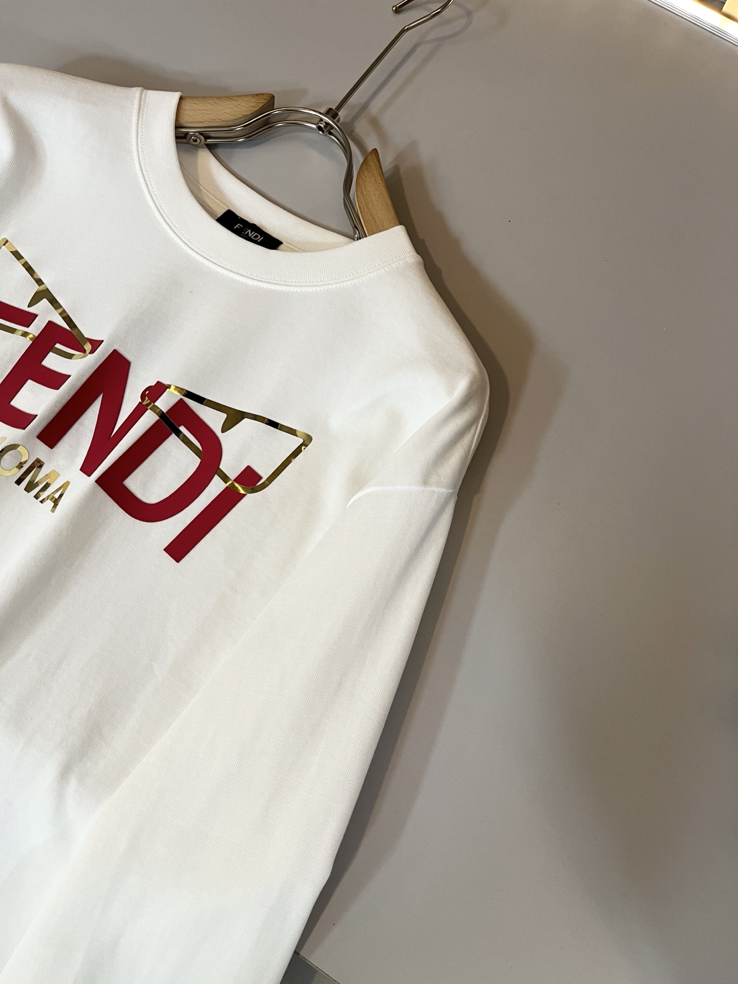 FEN*I 芬*迪2025秋冬新款FD家族FF男女同款👫打底衫，男女同款👫百搭极简短袖。意大利原厂订单，