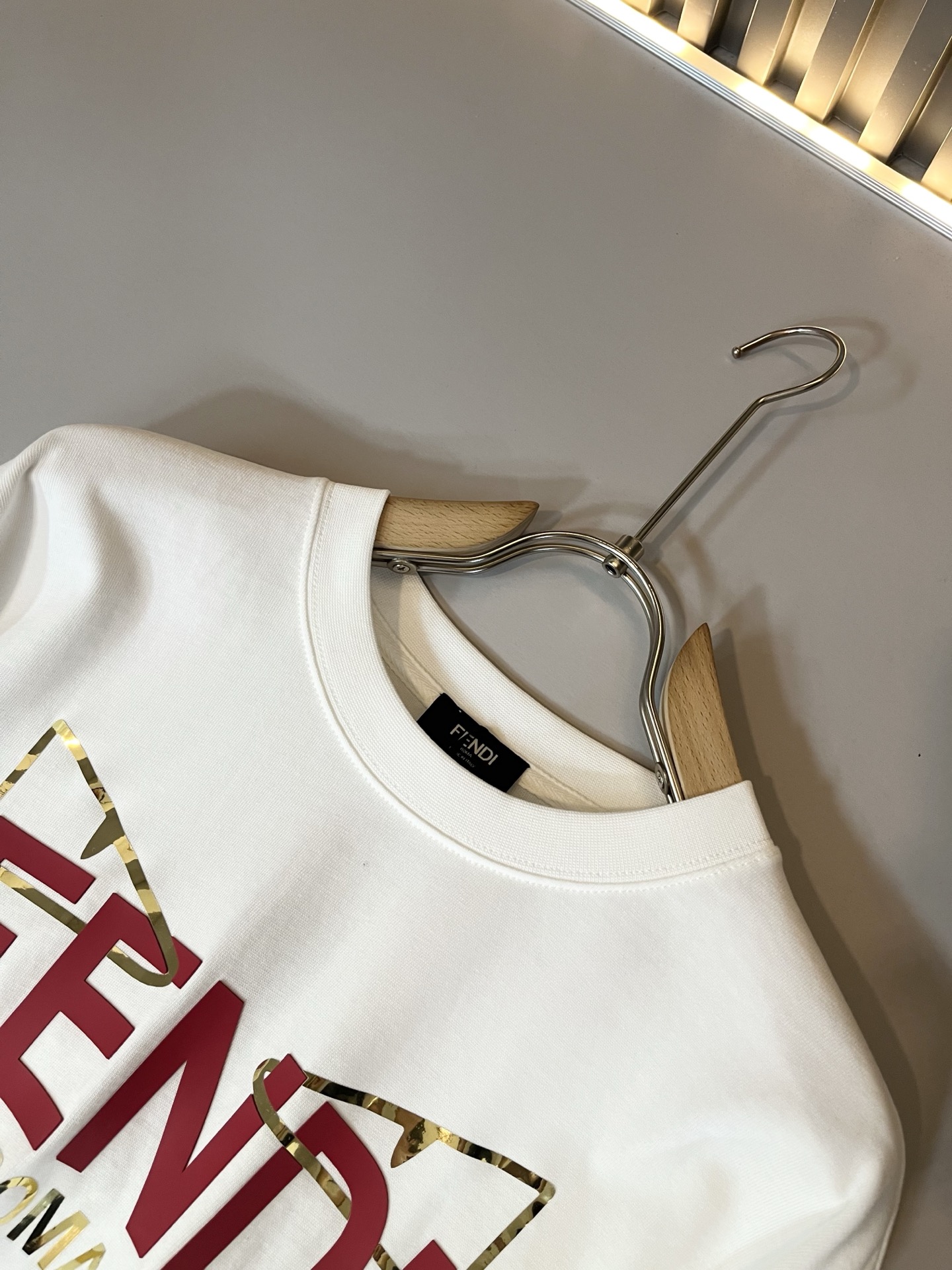 FEN*I 芬*迪2025秋冬新款FD家族FF男女同款👫打底衫，男女同款👫百搭极简短袖。意大利原厂订单，