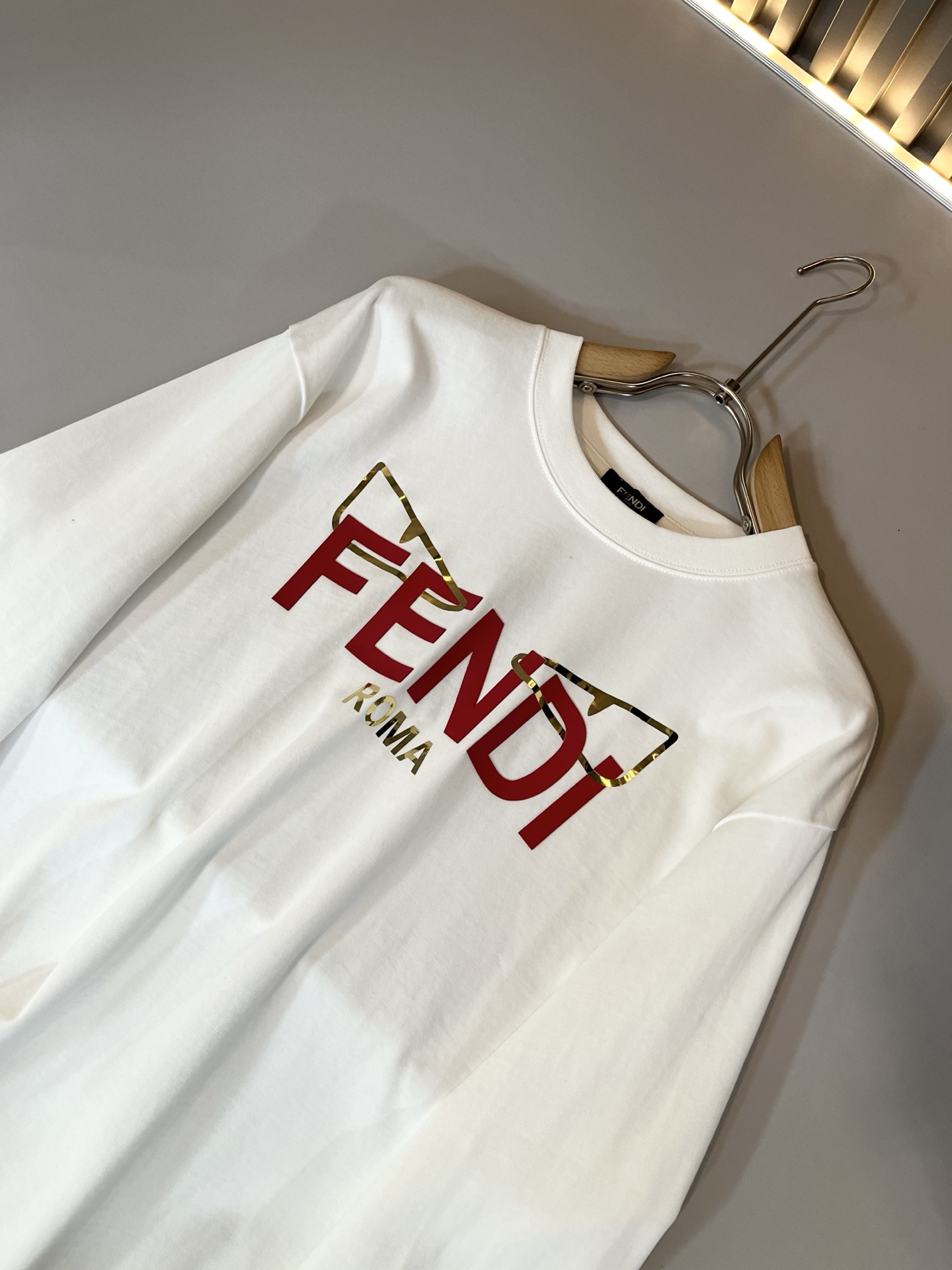 FEN*I 芬*迪2025秋冬新款FD家族FF男女同款👫打底衫，男女同款👫百搭极简短袖。意大利原厂订单，