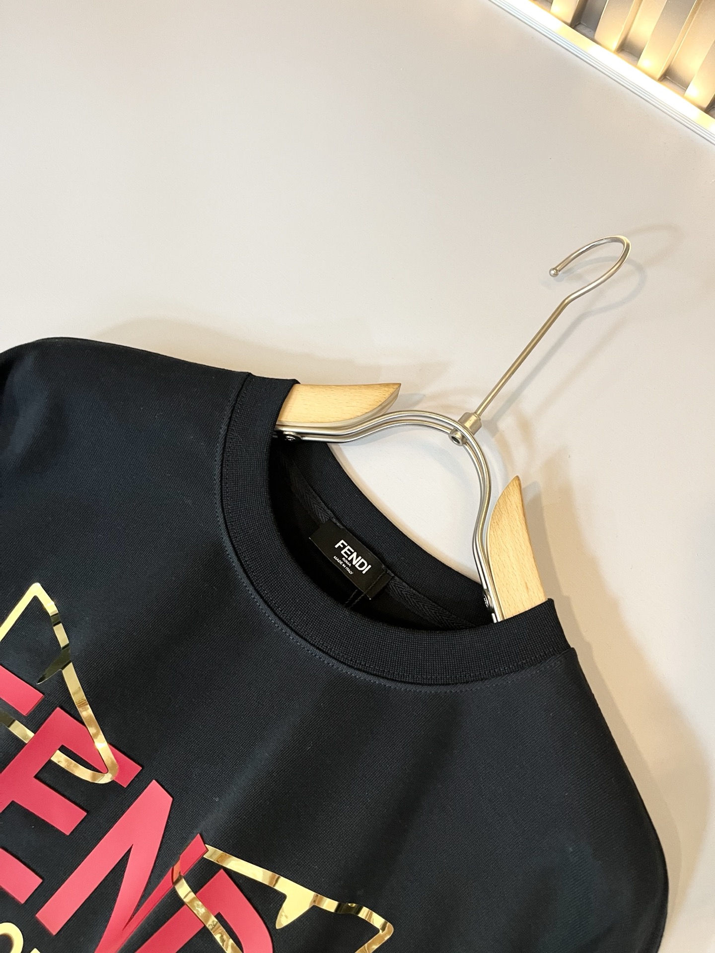 FEN*I 芬*迪2025秋冬新款FD家族FF男女同款👫打底衫，男女同款👫百搭极简短袖。意大利原厂订单，