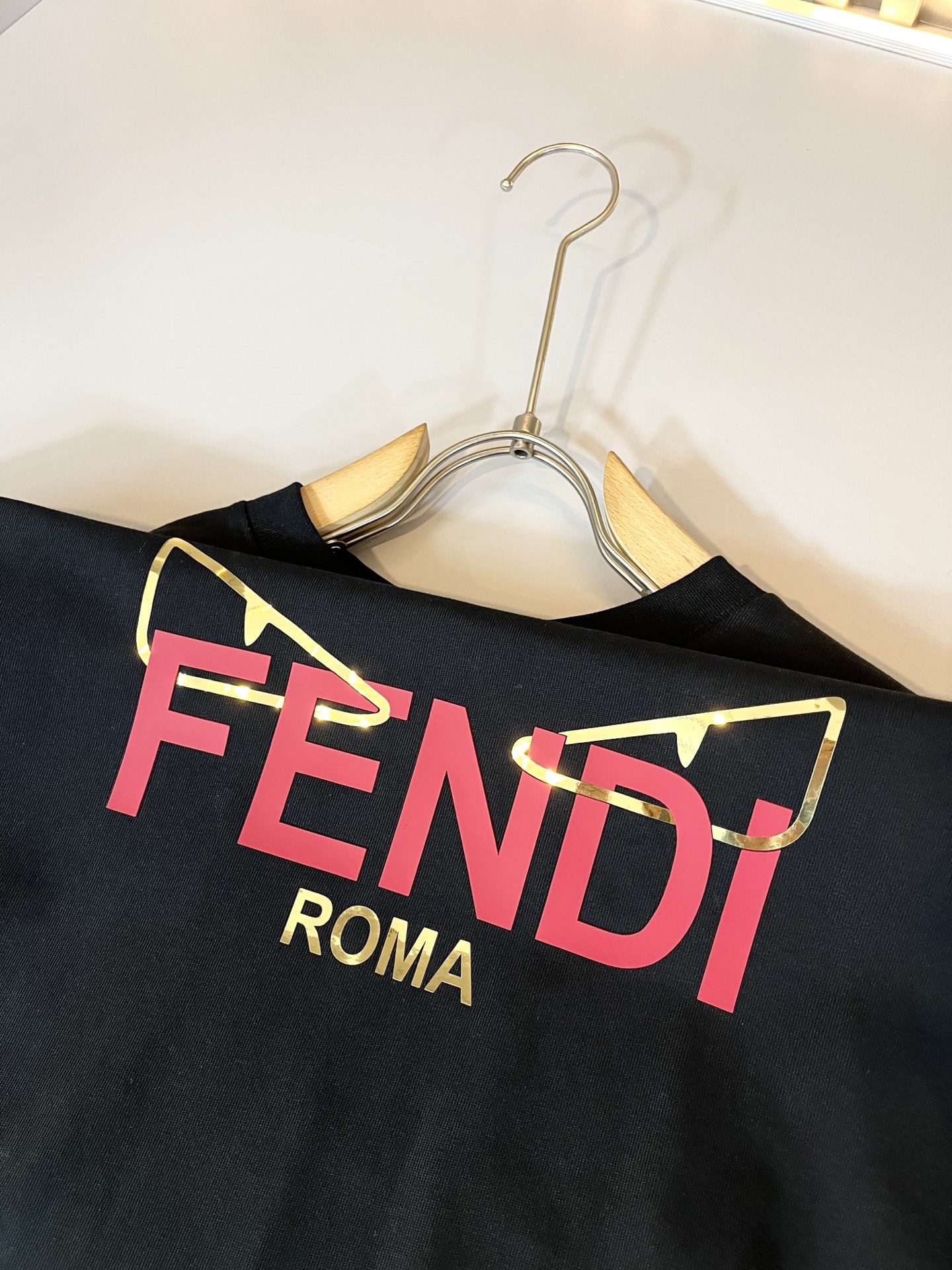 FEN*I 芬*迪2025秋冬新款FD家族FF男女同款👫打底衫，男女同款👫百搭极简短袖。意大利原厂订单，