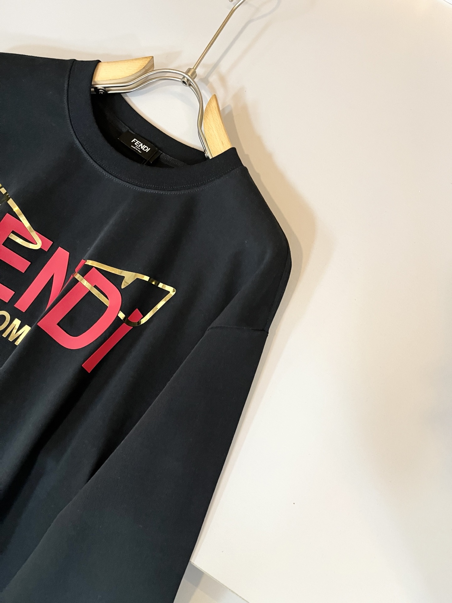 FEN*I 芬*迪2025秋冬新款FD家族FF男女同款👫打底衫，男女同款👫百搭极简短袖。意大利原厂订单，