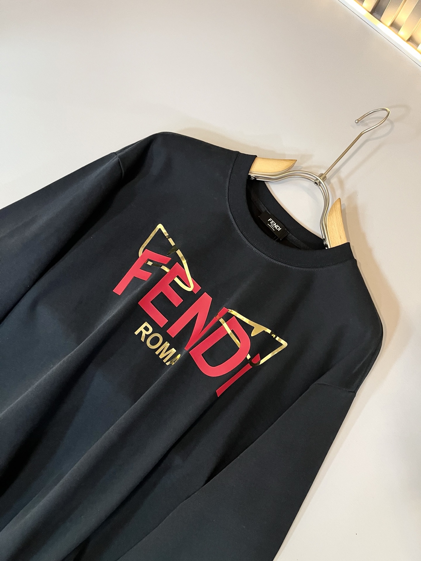 FEN*I 芬*迪2025秋冬新款FD家族FF男女同款👫打底衫，男女同款👫百搭极简短袖。意大利原厂订单，