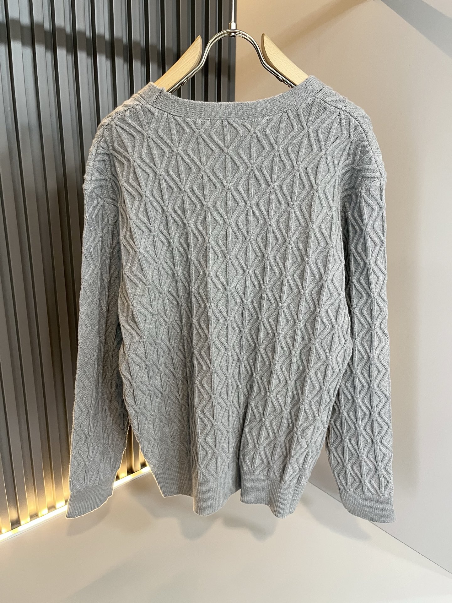 Dio*迪家 2025秋冬新款男女同款👫针织羊毛开衫，专柜同步发售！定制专属羊毛🐑面料，从容百搭，档次极