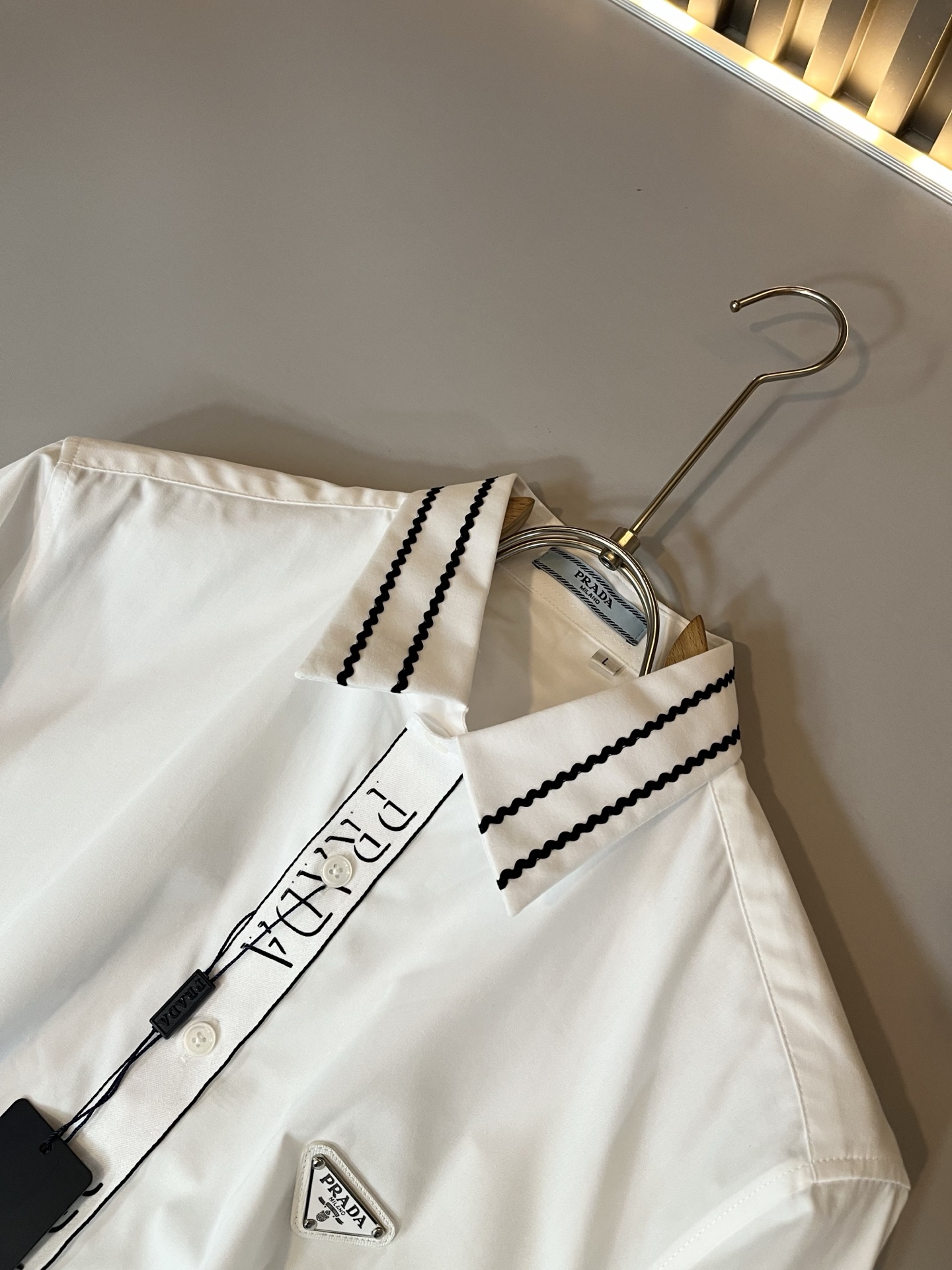 PRAD*A普*达2025秋季新款休闲男士衬衣，最新时尚休闲logo五金修饰！贸易公司渠道稀出，同步官网