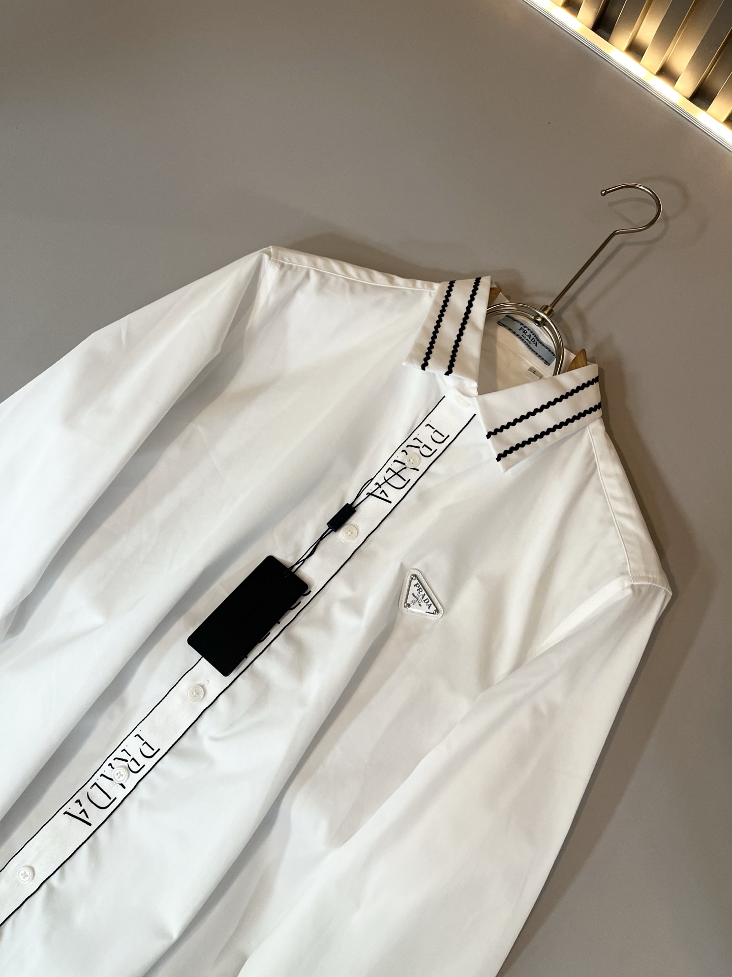 PRAD*A普*达2025秋季新款休闲男士衬衣，最新时尚休闲logo五金修饰！贸易公司渠道稀出，同步官网