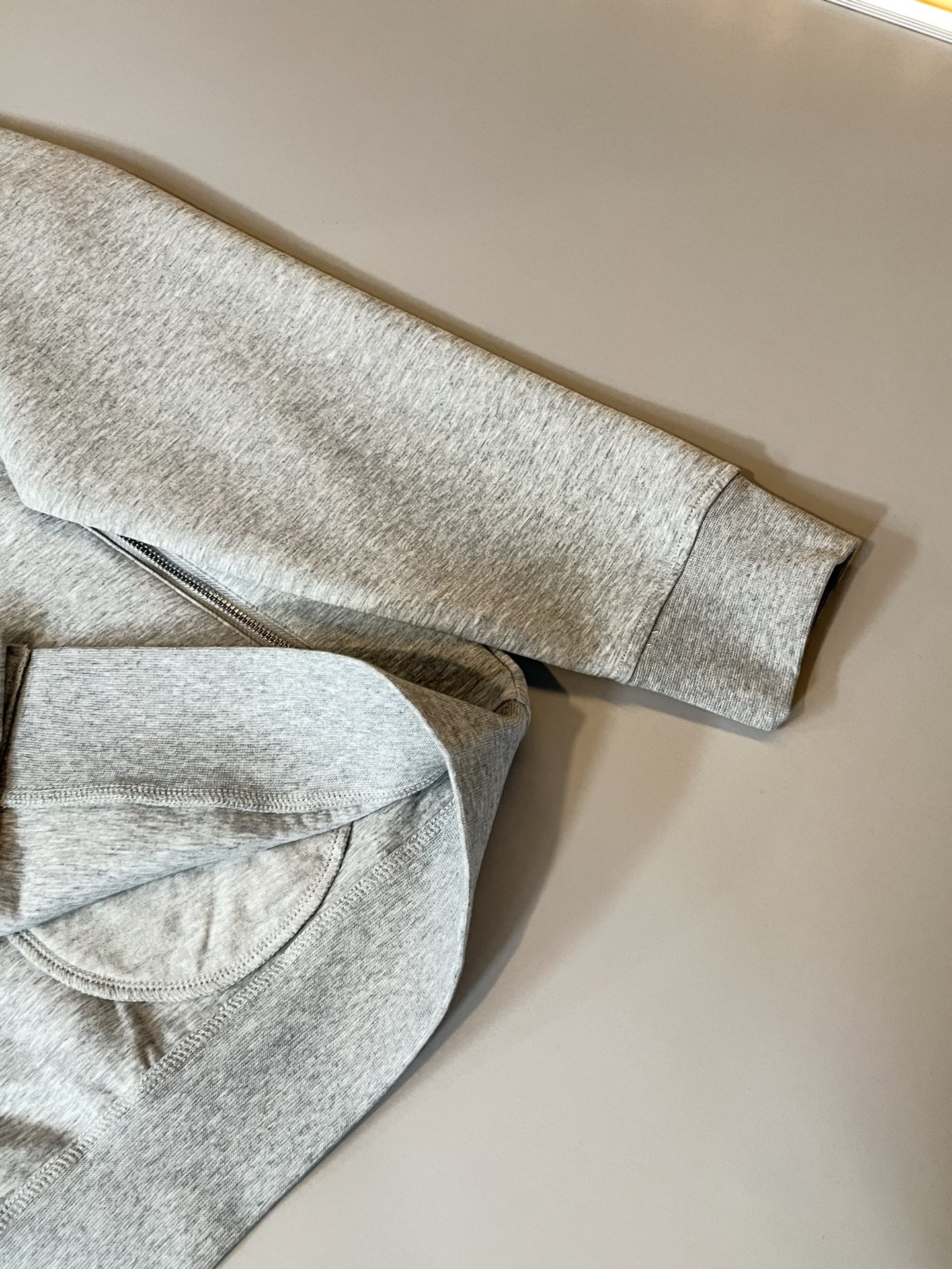 Her*mes爱*仕 2025秋冬新品棒球服夹克外套重磅来袭，定制纯棉面料制作而成，高端户外运动休闲系列