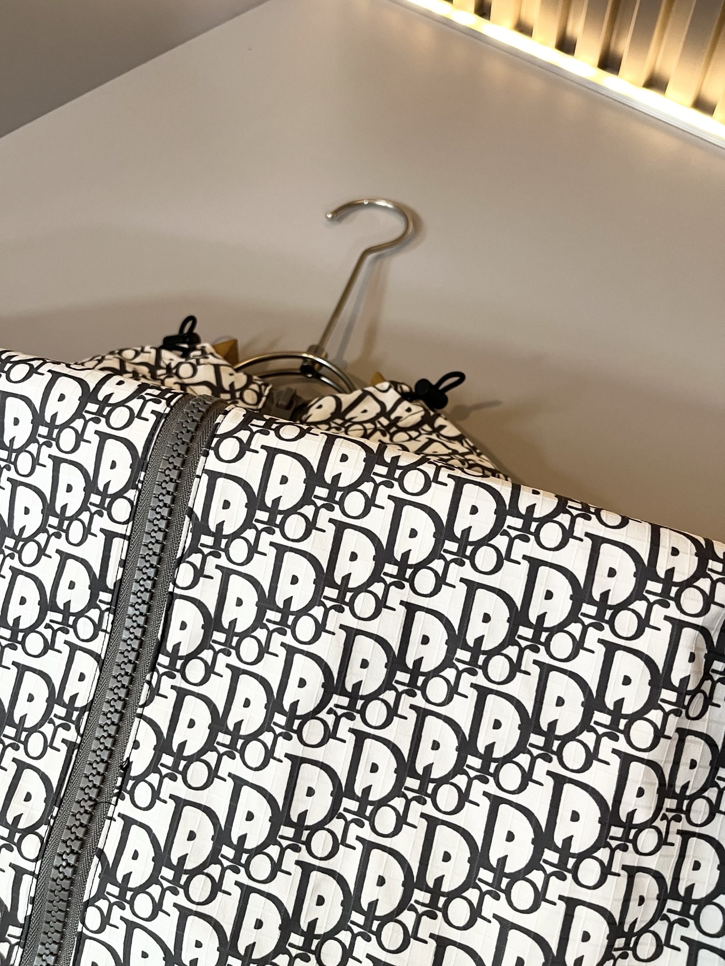 Dio*r迪*奥2025秋冬男士夹克外套，最新时尚休闲夹克，贸易公司渠道稀出，同步官网发售，衣身logo