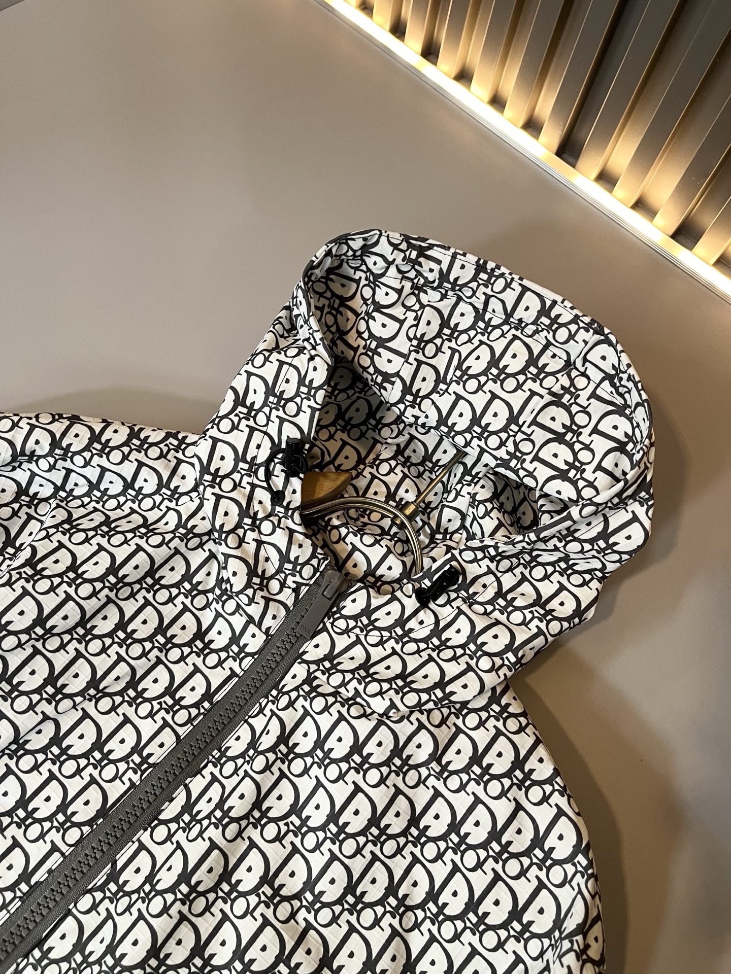 Dio*r迪*奥2025秋冬男士夹克外套，最新时尚休闲夹克，贸易公司渠道稀出，同步官网发售，衣身logo