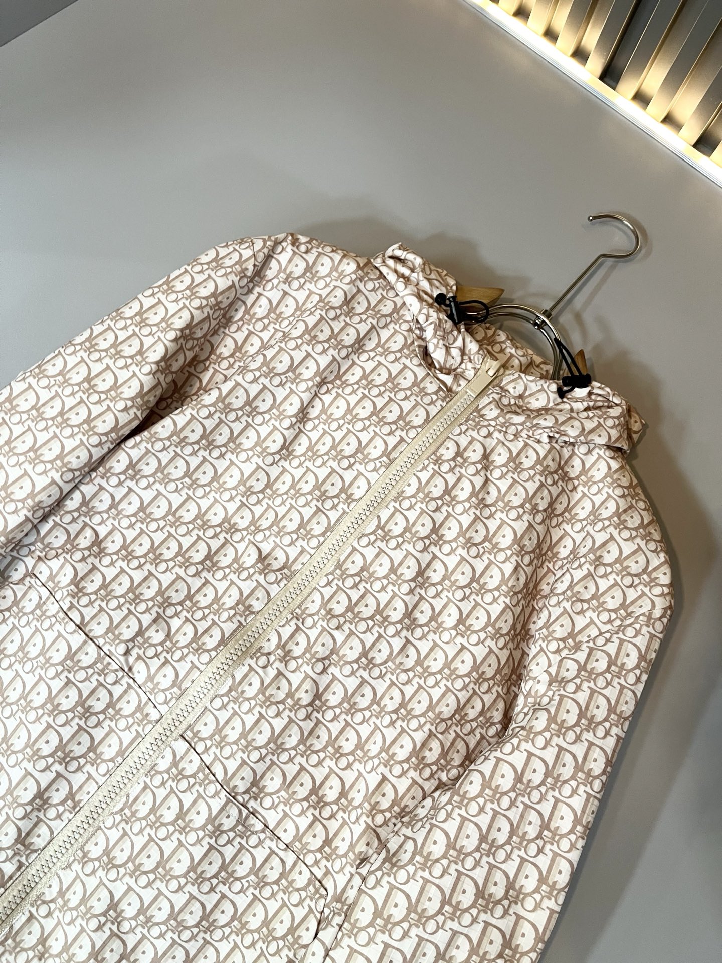 Dio*r迪*奥2025秋冬男士夹克外套，最新时尚休闲夹克，贸易公司渠道稀出，同步官网发售，衣身logo