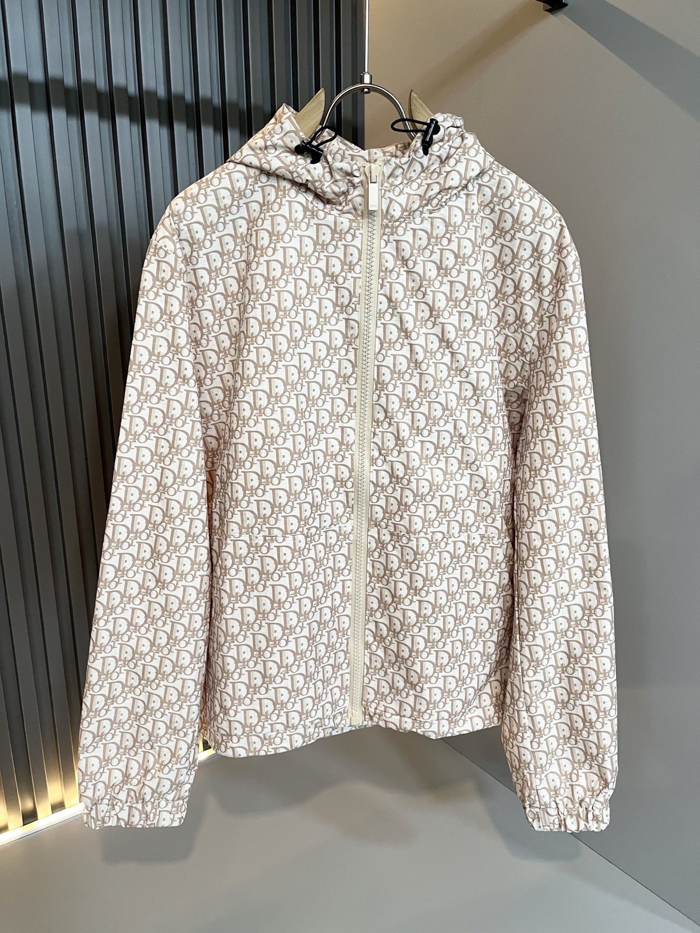 Dio*r迪*奥2025秋冬男士夹克外套，最新时尚休闲夹克，贸易公司渠道稀出，同步官网发售，衣身logo